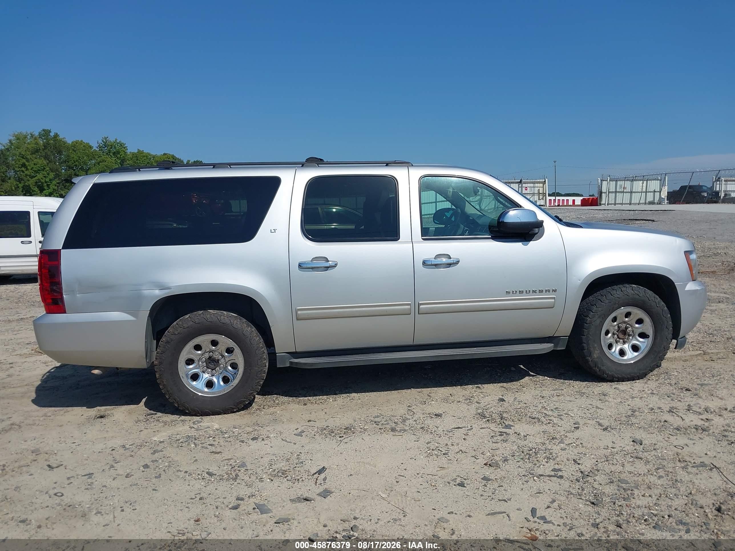 2012 Chevrolet Suburban Lt Серебряный vin: 1GNSCJE06CR204730