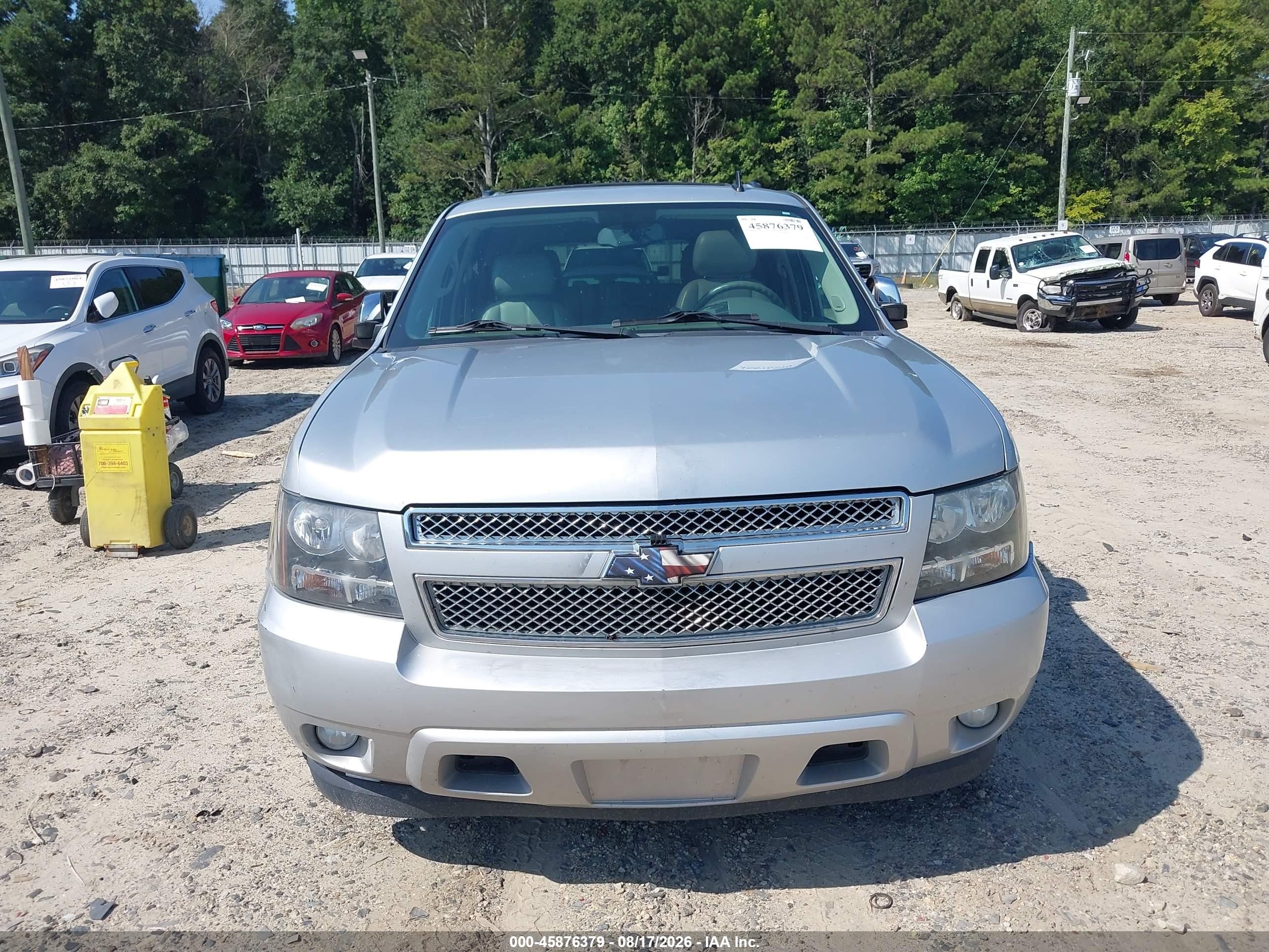 2012 Chevrolet Suburban Lt Серебряный vin: 1GNSCJE06CR204730