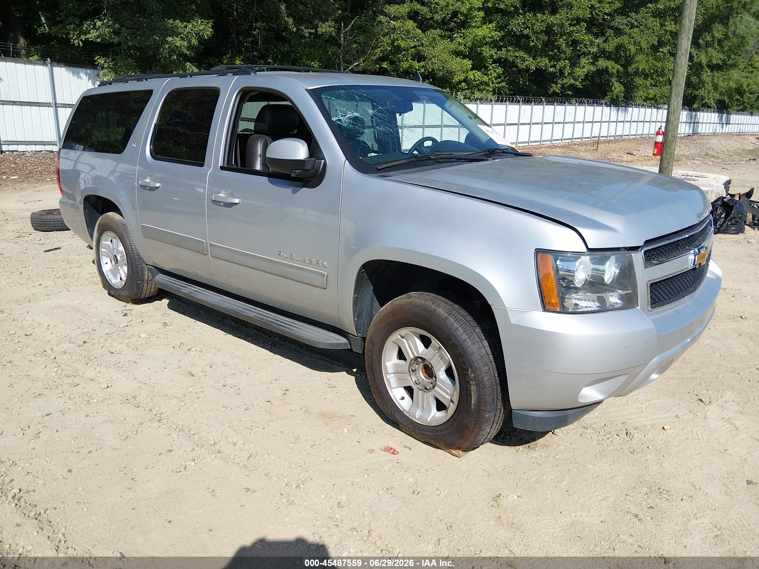 2013 Chevrolet Suburban Lt Silver vin: 1GNSCJE06DR141937