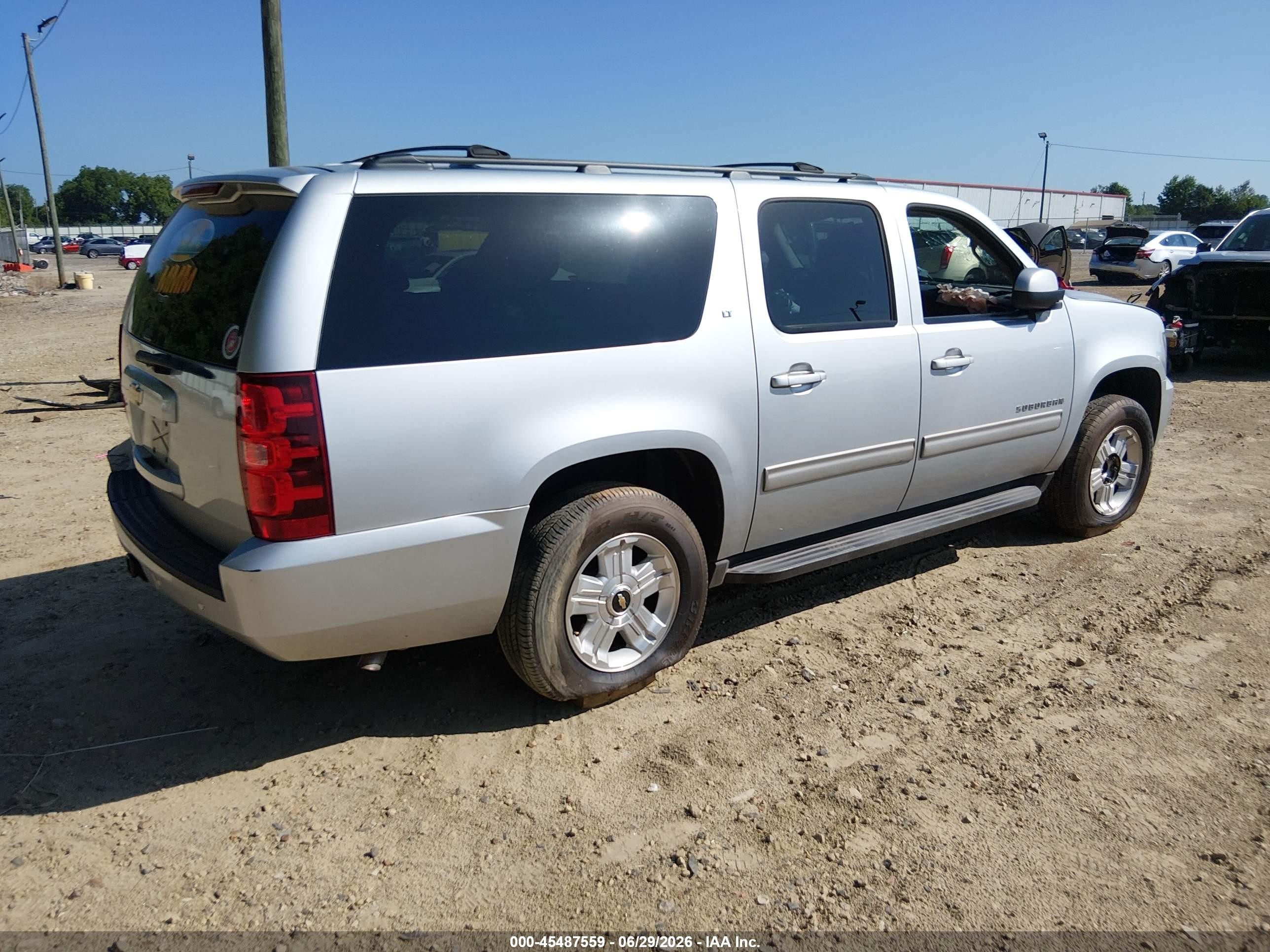 2013 Chevrolet Suburban Lt Silver vin: 1GNSCJE06DR141937