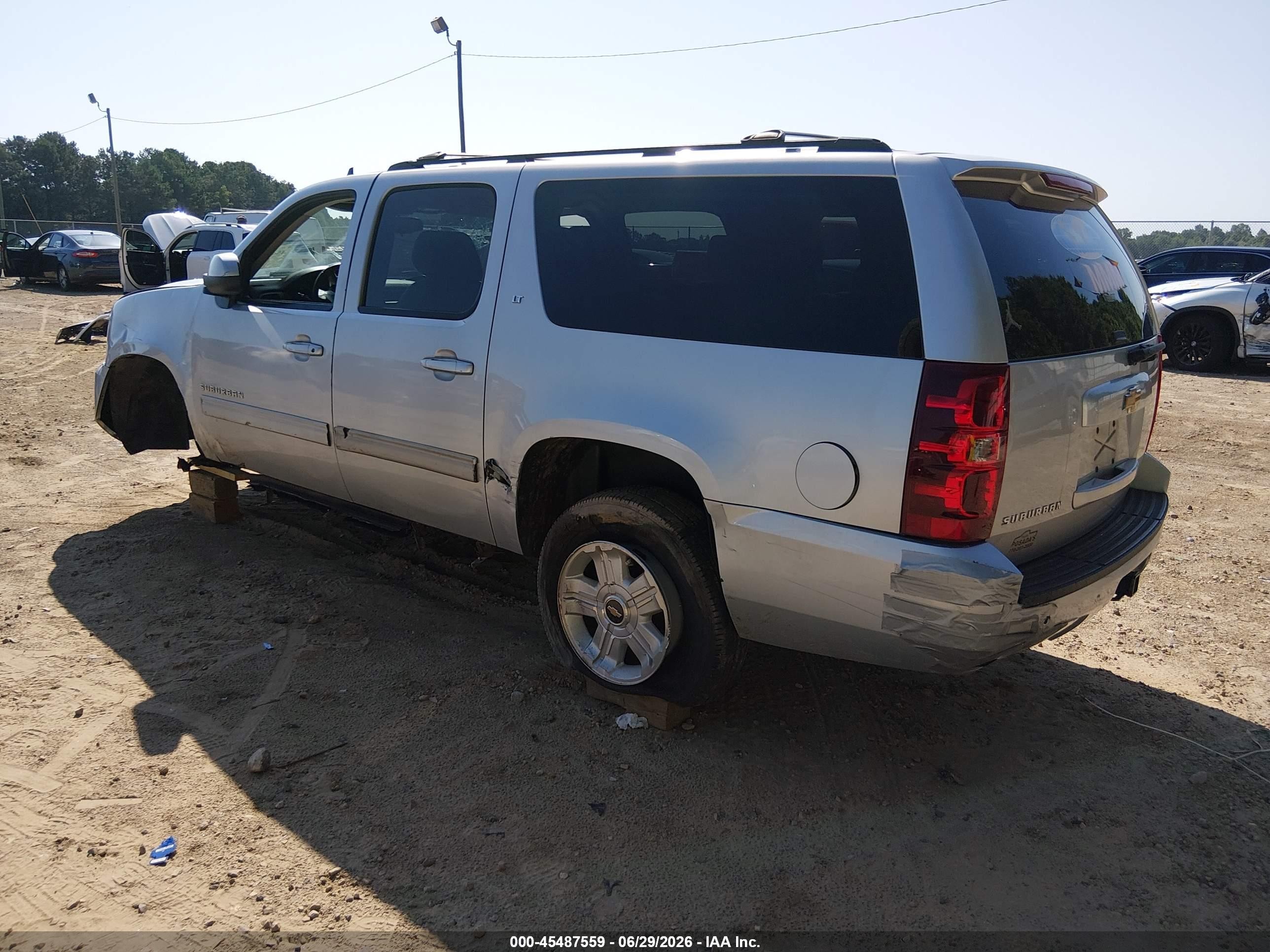 2013 Chevrolet Suburban Lt Silver vin: 1GNSCJE06DR141937