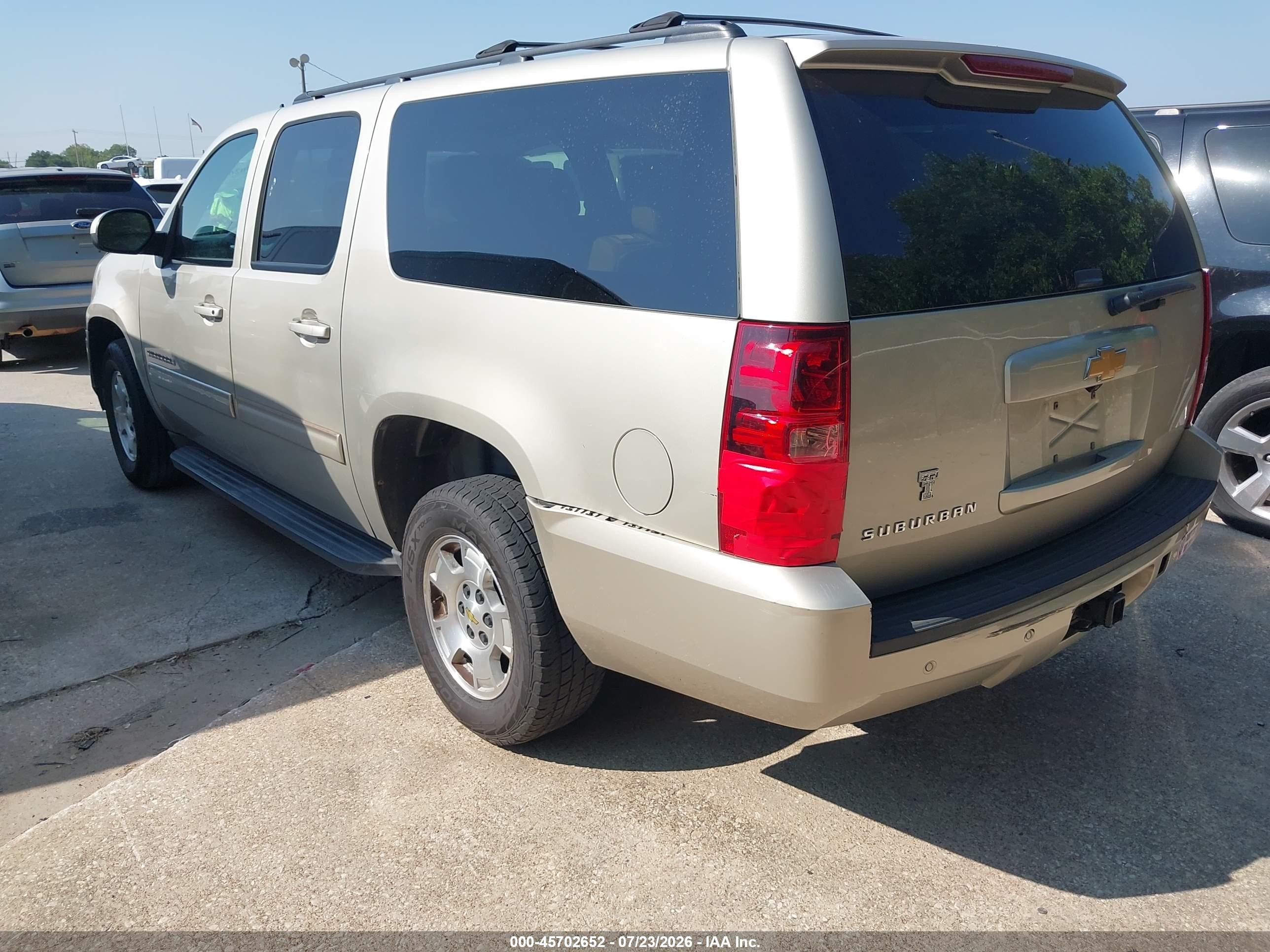 2014 Chevrolet Suburban Lt Золотой vin: 1GNSCJE06ER191710