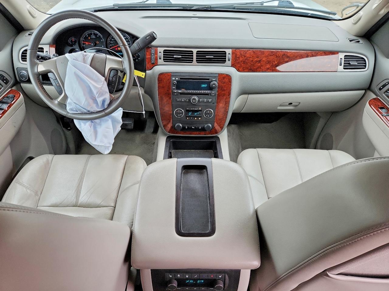 2014 Chevrolet Suburban C1500 Lt Silver vin: 1GNSCJE06ER197569