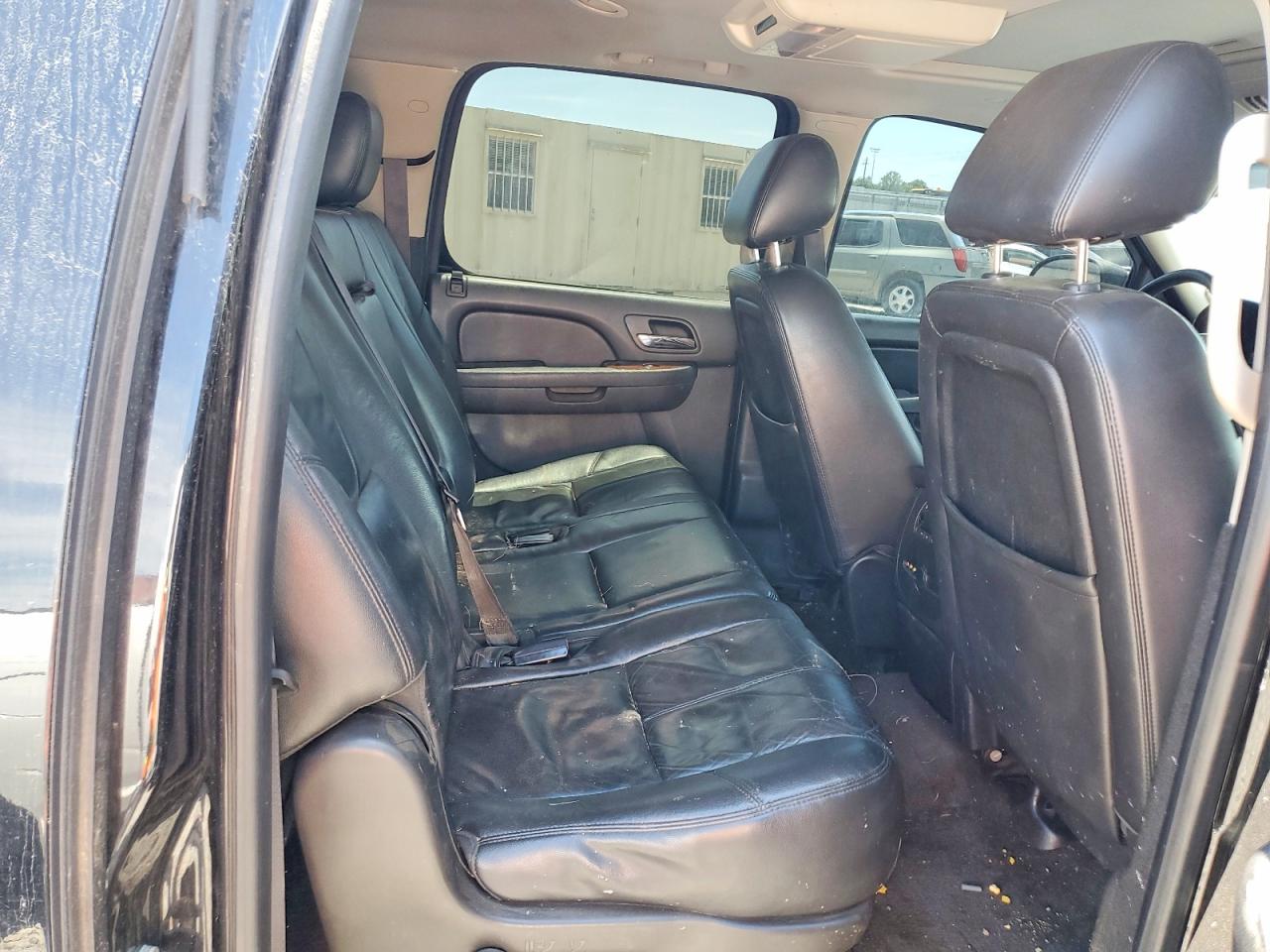 2014 Chevrolet Suburban C1500 Lt Черный vin: 1GNSCJE06ER230036