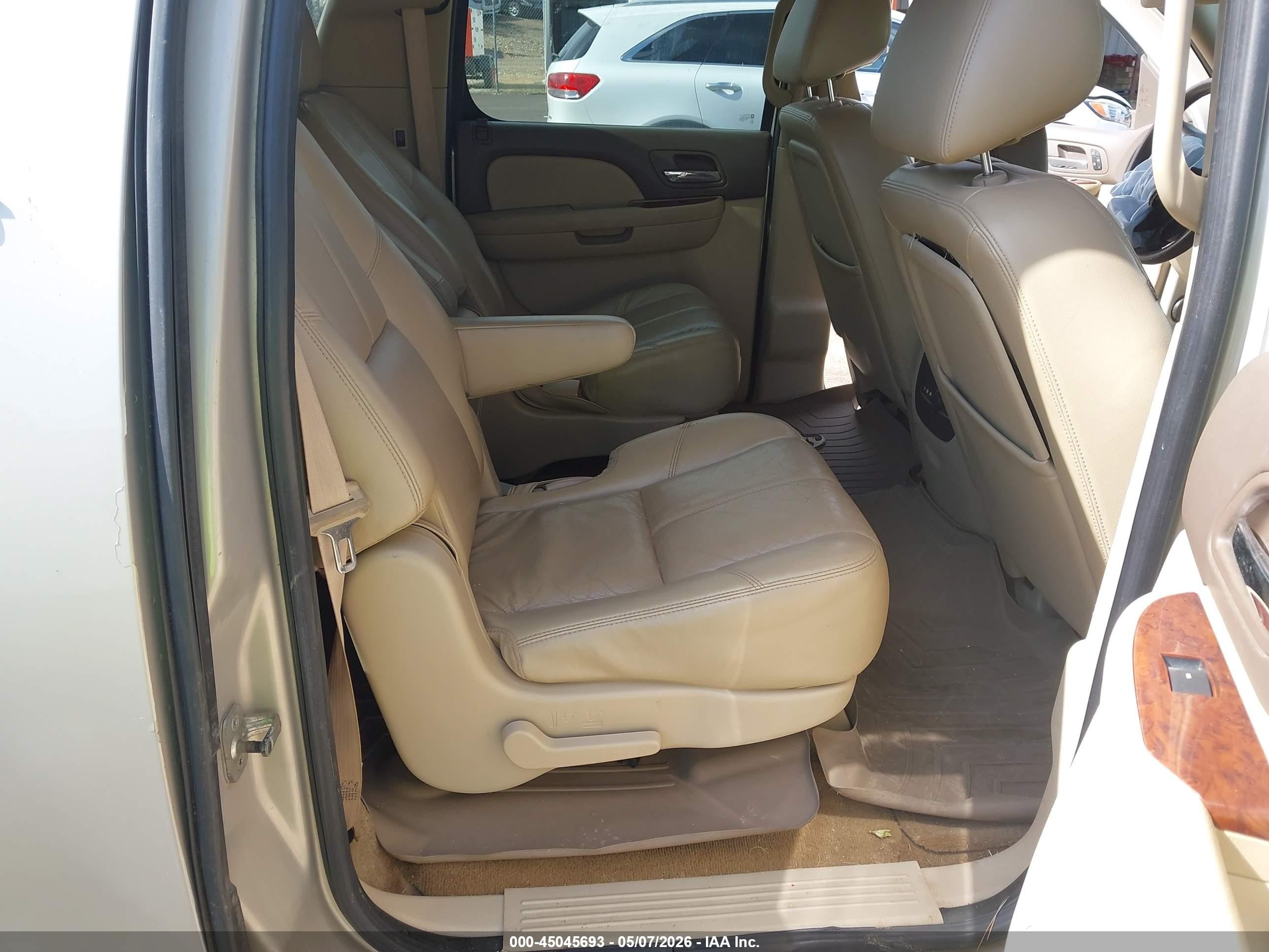 2011 Chevrolet Suburban 1500 Lt1 Бежевый vin: 1GNSCJE07BR116655