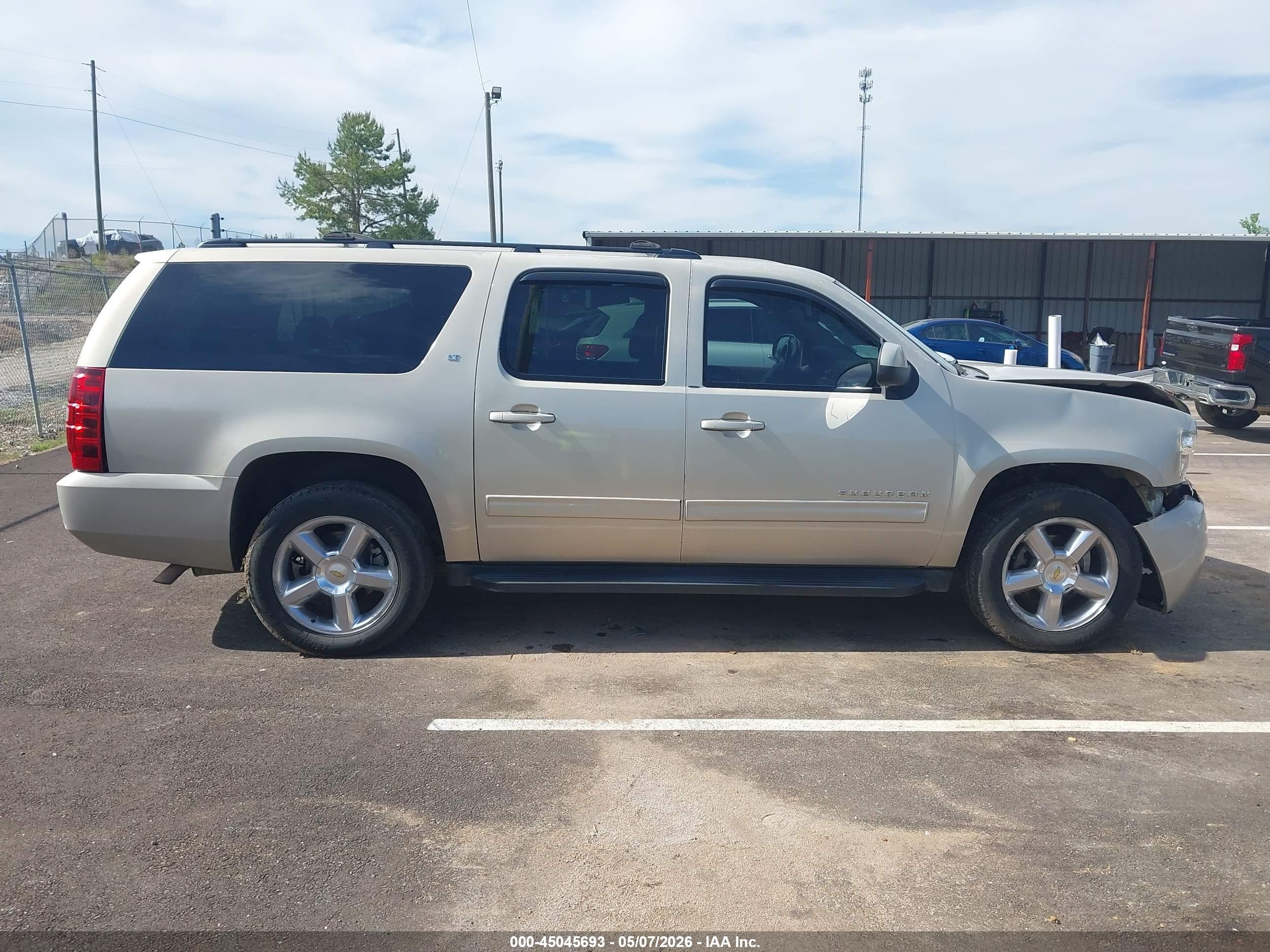 2011 Chevrolet Suburban 1500 Lt1 Бежевый vin: 1GNSCJE07BR116655