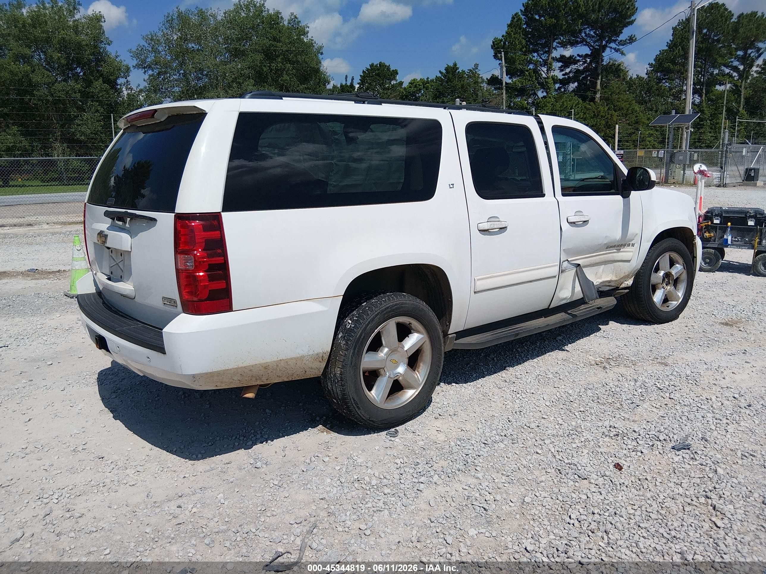 2011 Chevrolet Suburban 1500 Lt1 White vin: 1GNSCJE07BR129552