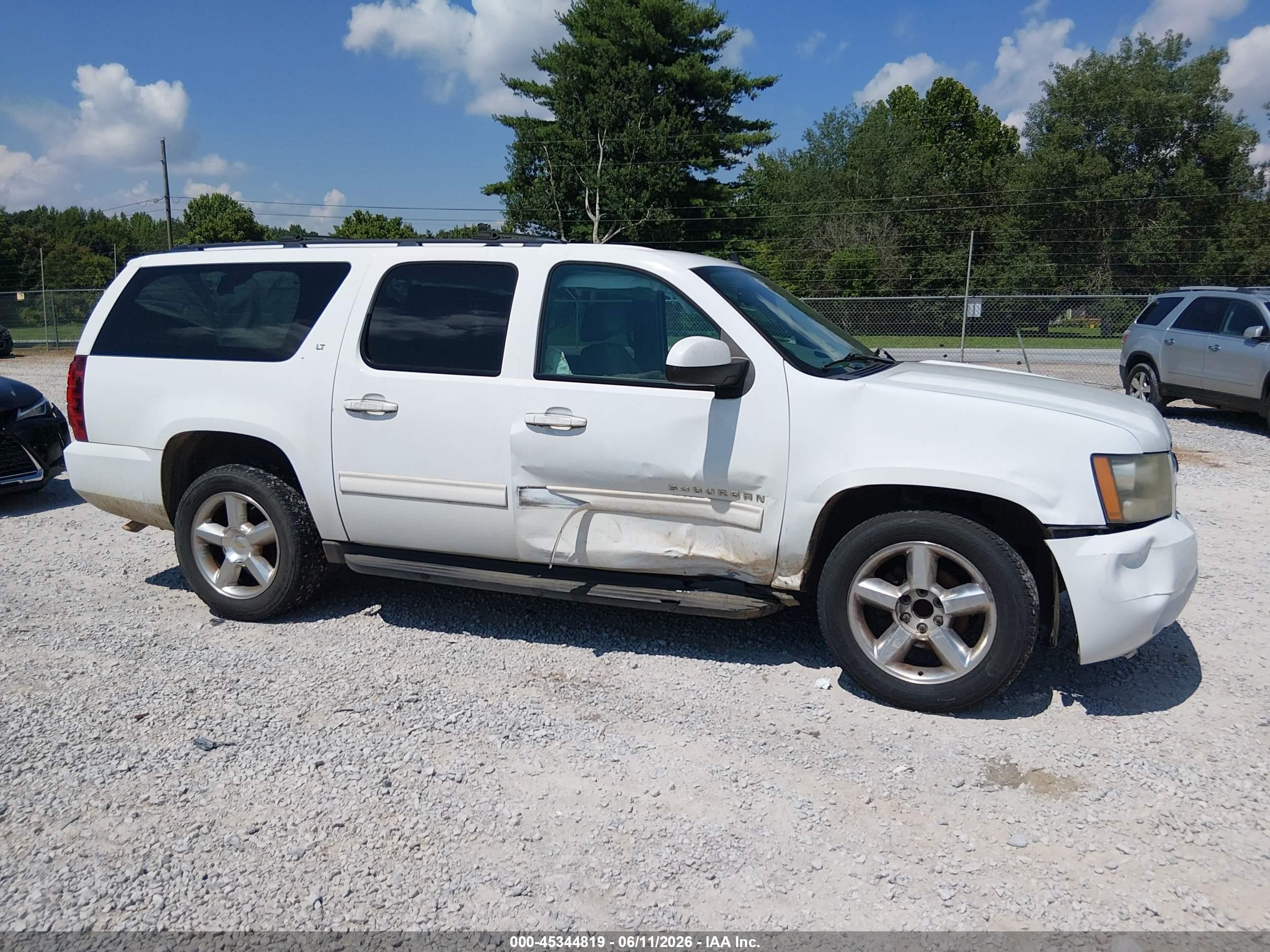 2011 Chevrolet Suburban 1500 Lt1 White vin: 1GNSCJE07BR129552