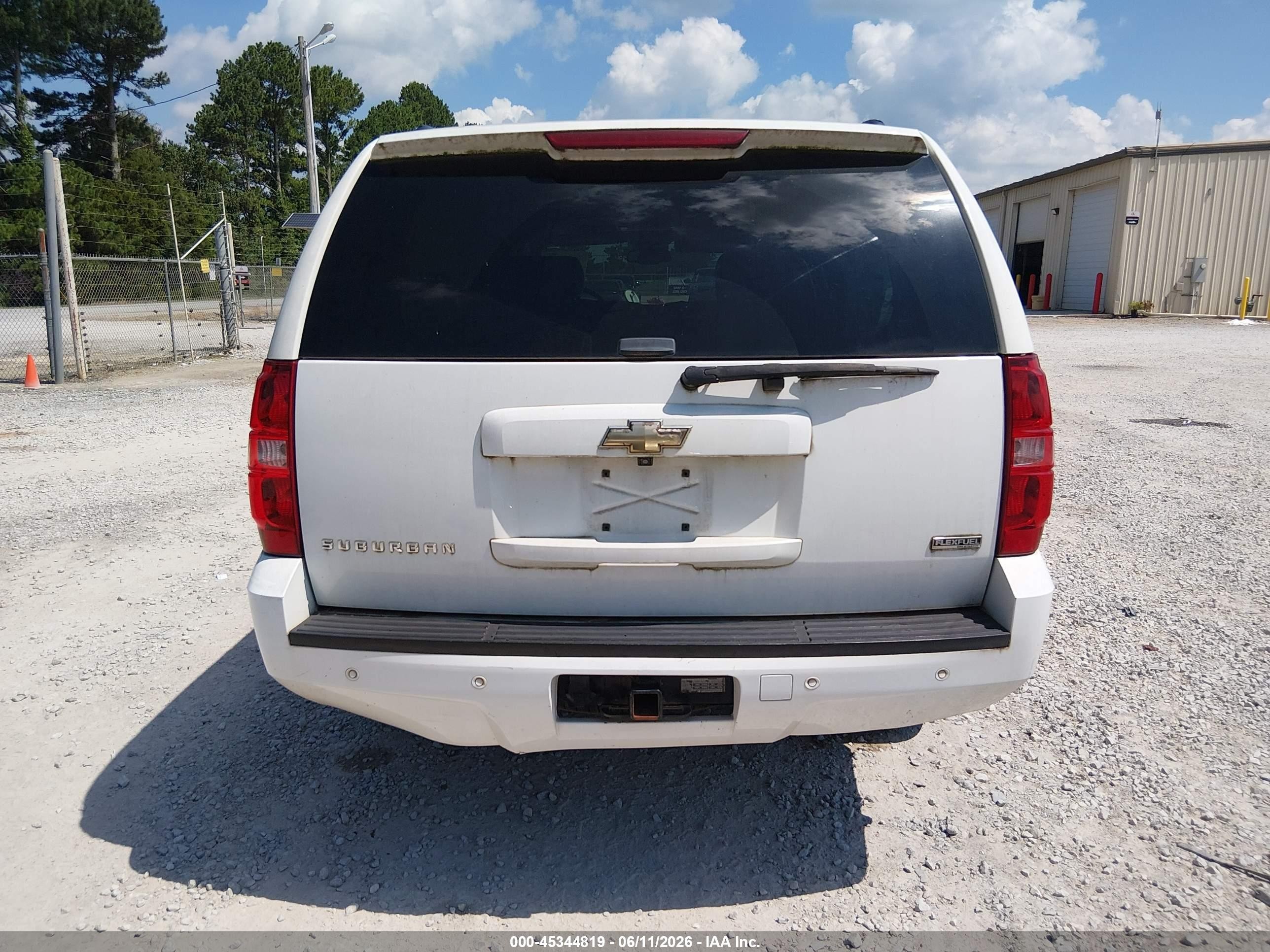 2011 Chevrolet Suburban 1500 Lt1 White vin: 1GNSCJE07BR129552