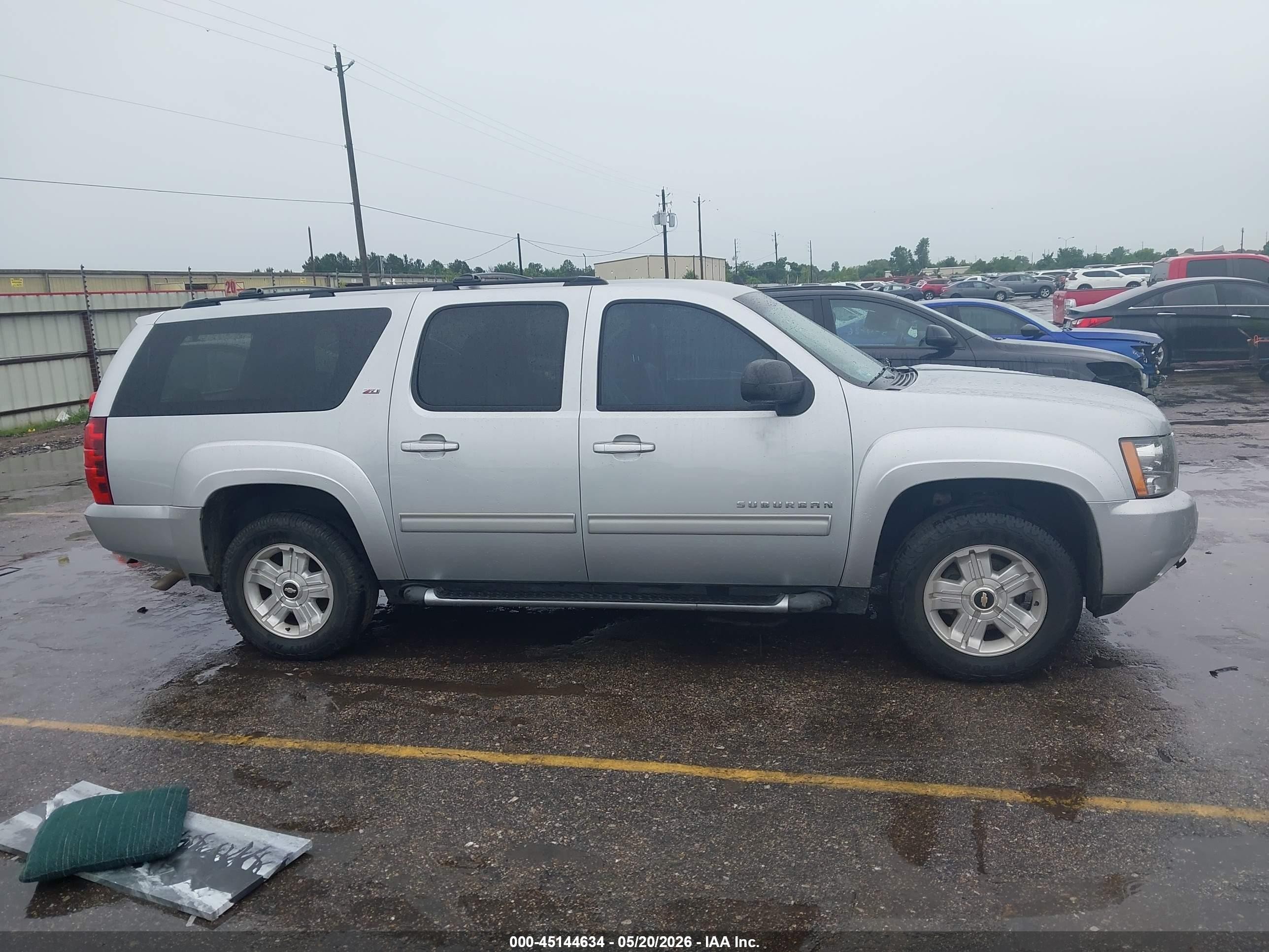 2013 Chevrolet Suburban 1500 Lt Gray vin: 1GNSCJE07DR221649