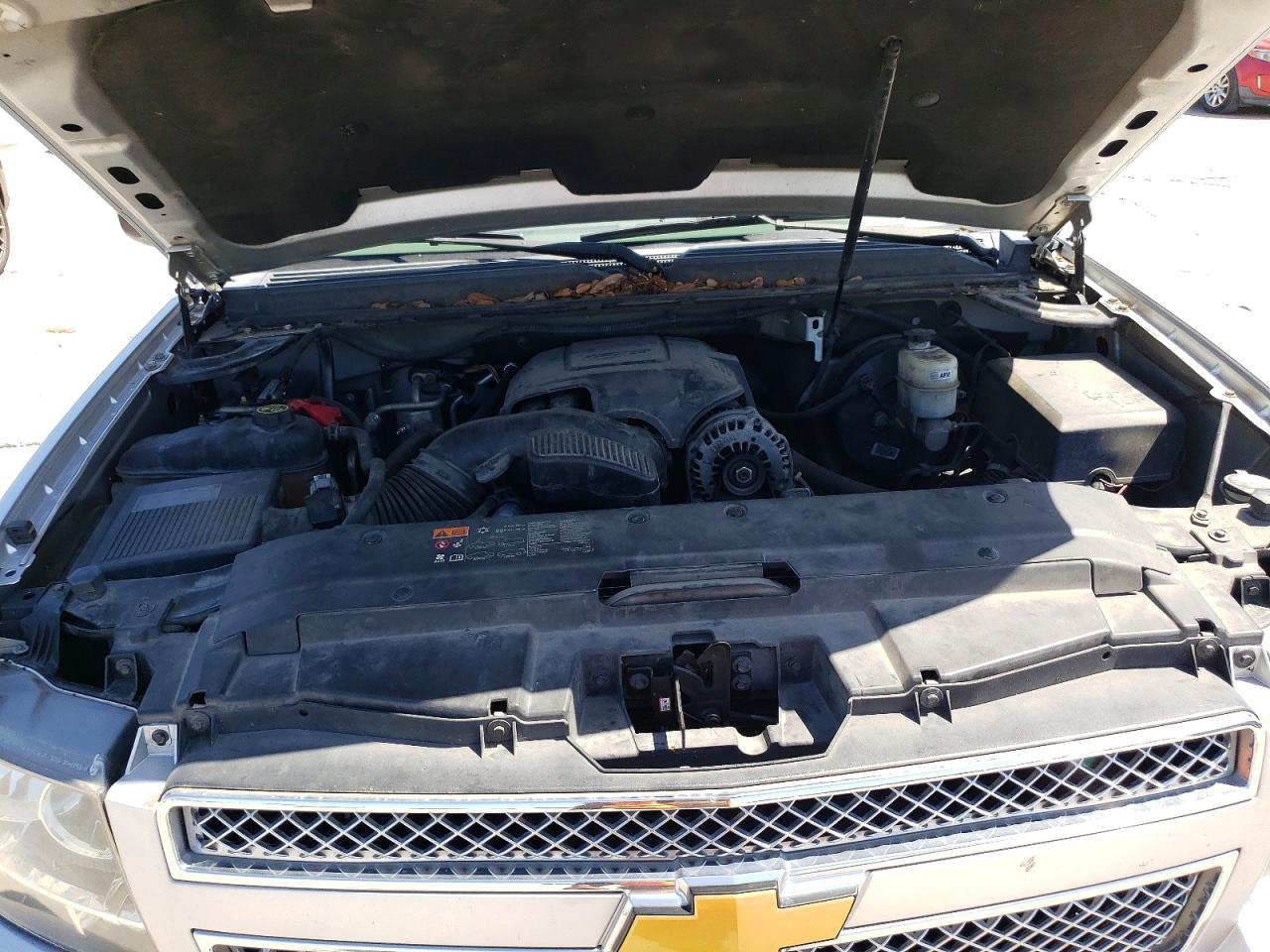 2013 Chevrolet Suburban C1500 Lt Silver vin: 1GNSCJE08DR116697