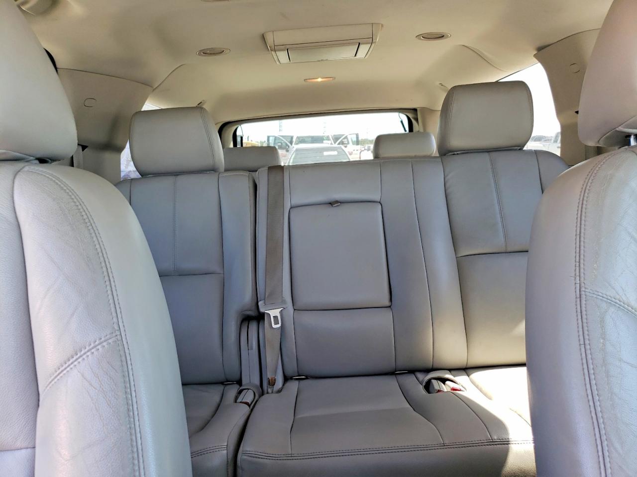 2013 Chevrolet Suburban C1500 Lt Silver vin: 1GNSCJE08DR116697