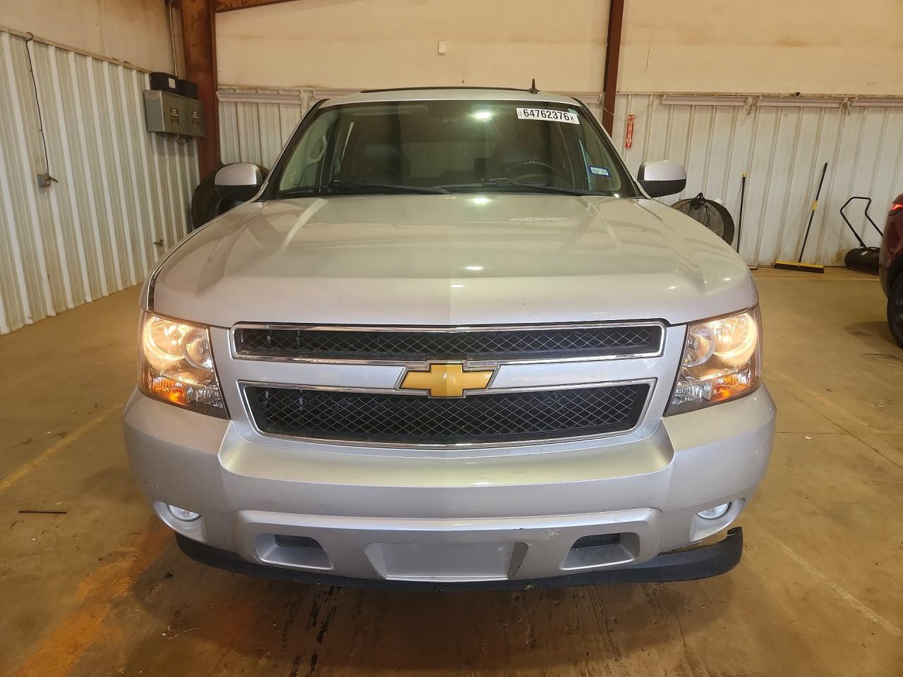 2013 Chevrolet Suburban C1500 Lt Silver vin: 1GNSCJE08DR263280