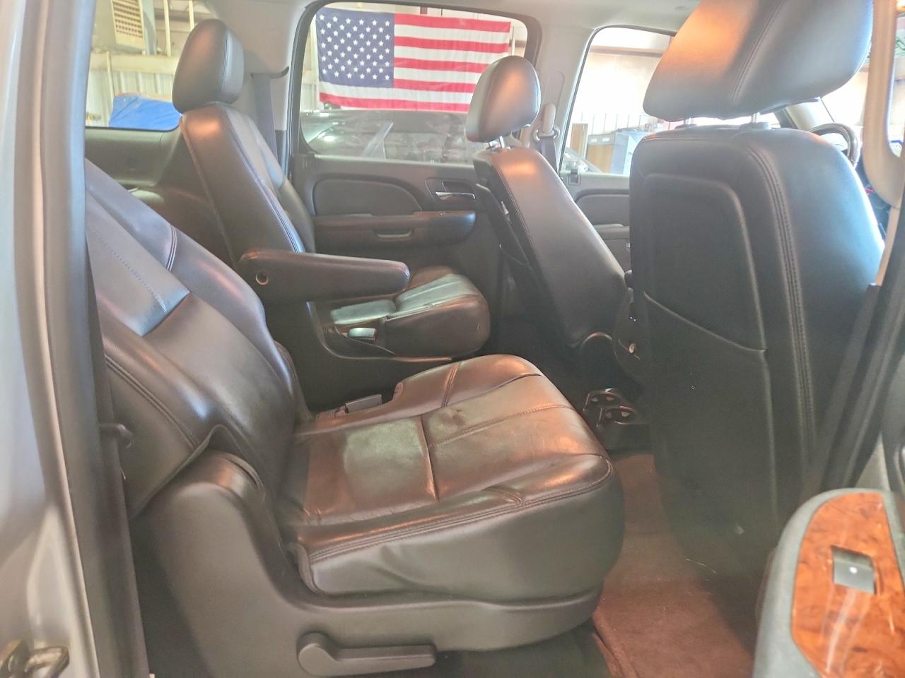 2013 Chevrolet Suburban C1500 Lt Silver vin: 1GNSCJE08DR263280