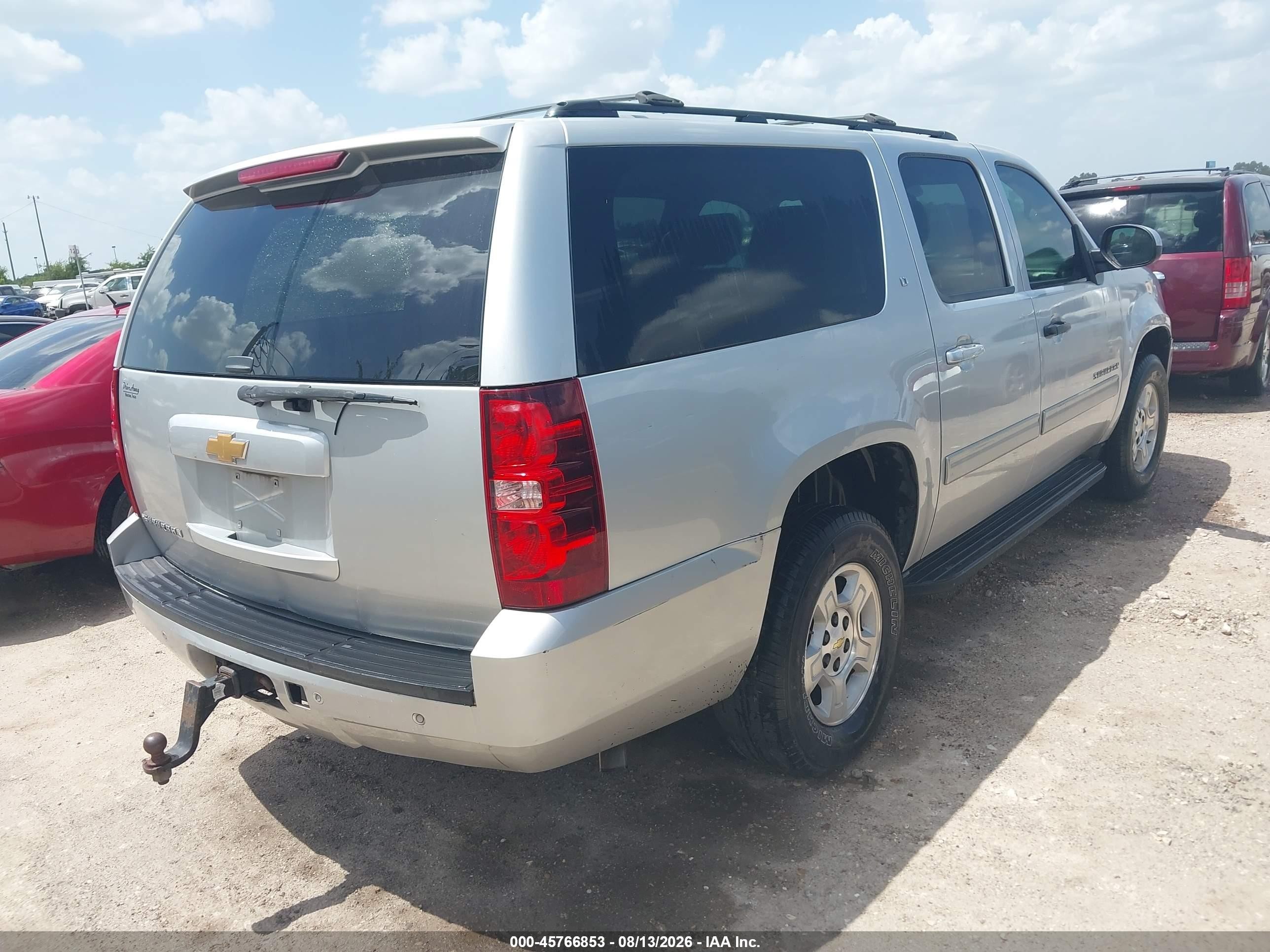 2013 Chevrolet Suburban 1500 Lt Silver vin: 1GNSCJE08DR268088