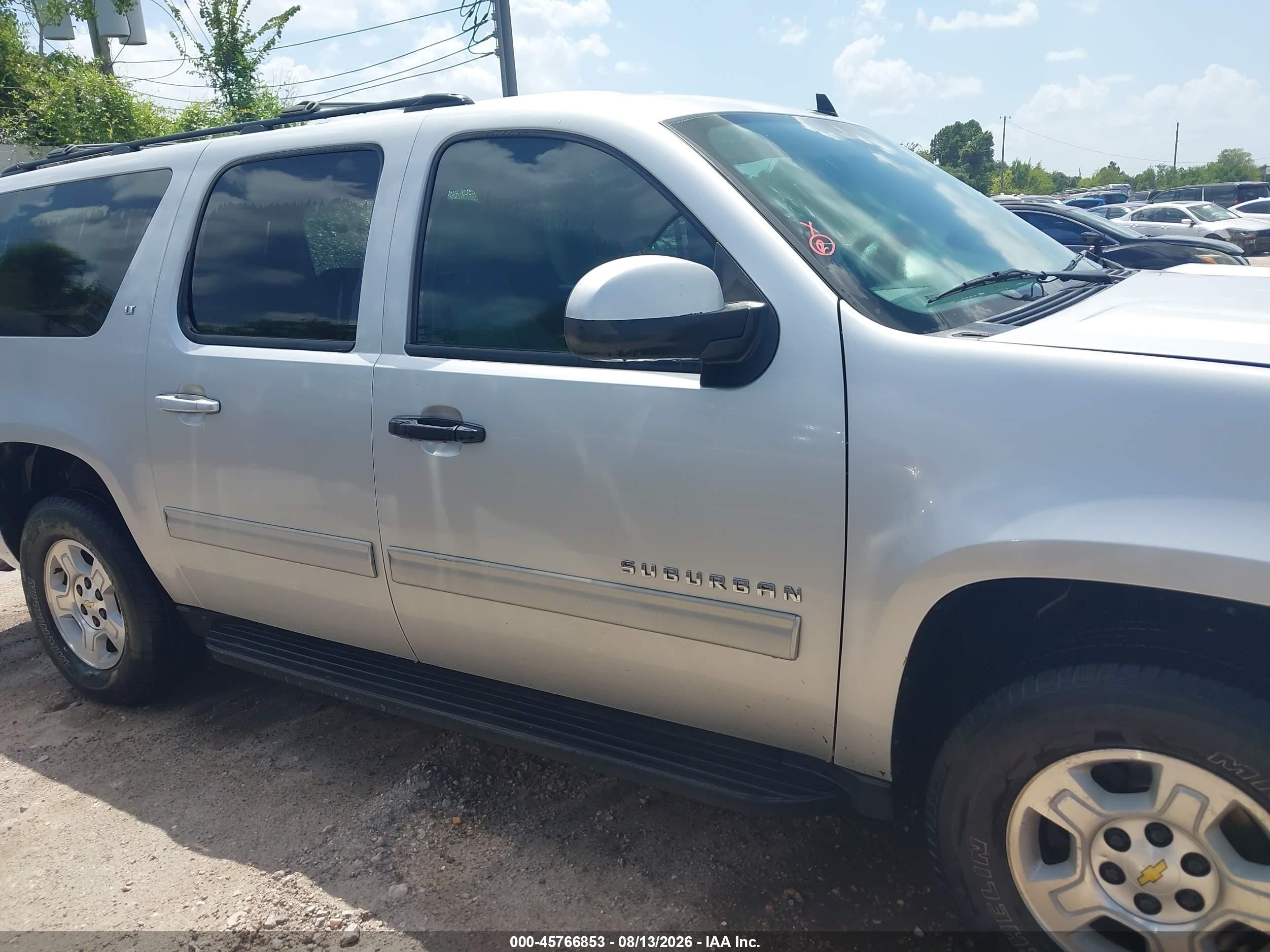 2013 Chevrolet Suburban 1500 Lt Silver vin: 1GNSCJE08DR268088
