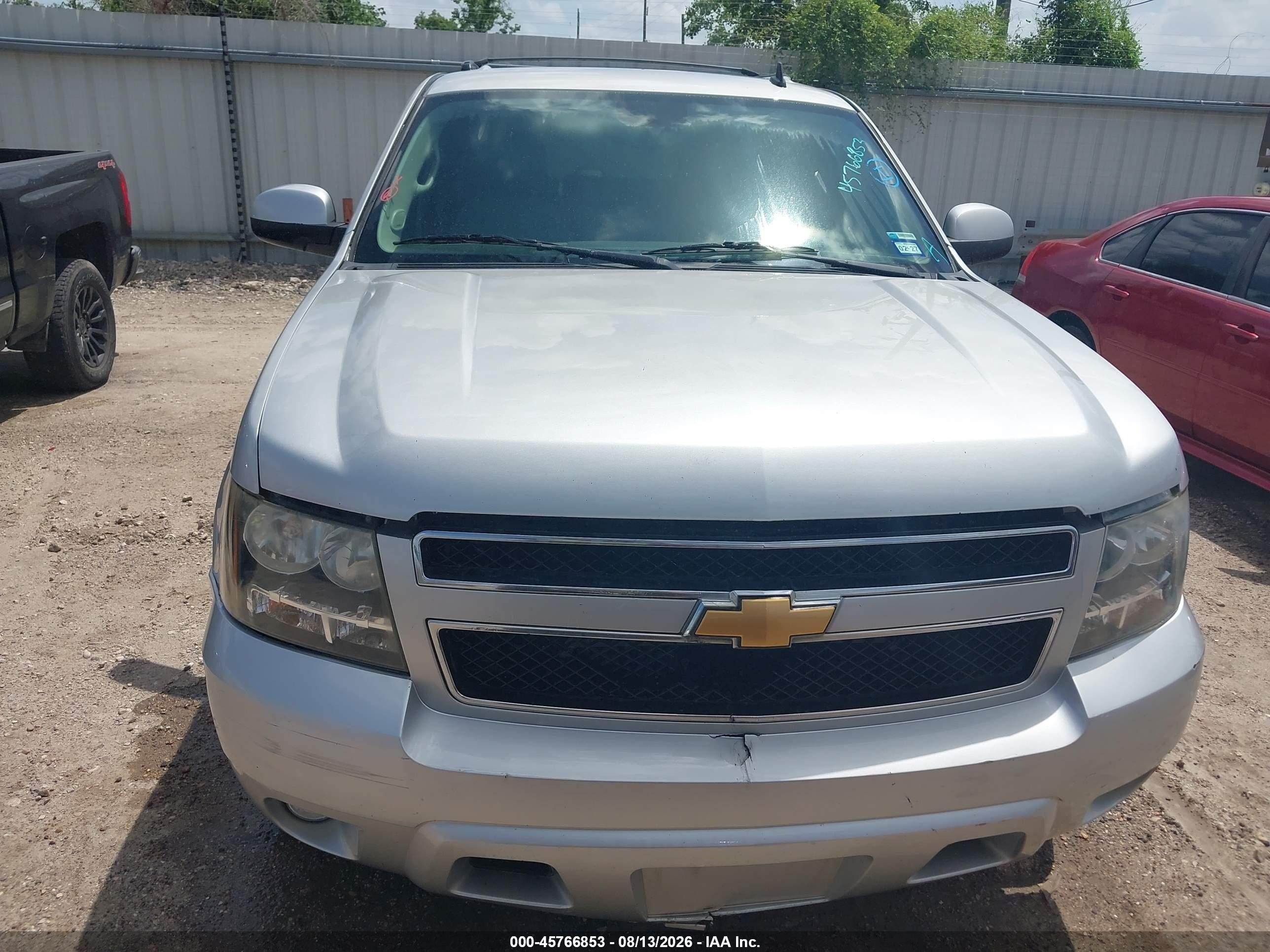 2013 Chevrolet Suburban 1500 Lt Silver vin: 1GNSCJE08DR268088