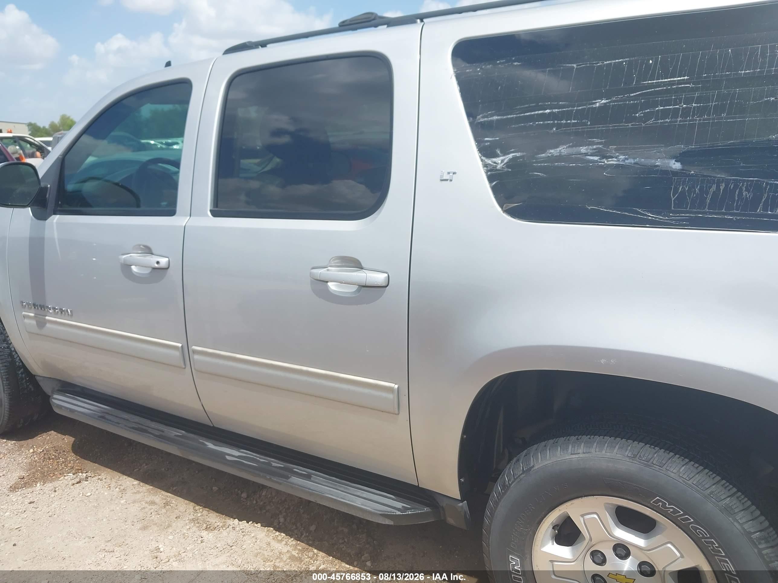 2013 Chevrolet Suburban 1500 Lt Silver vin: 1GNSCJE08DR268088