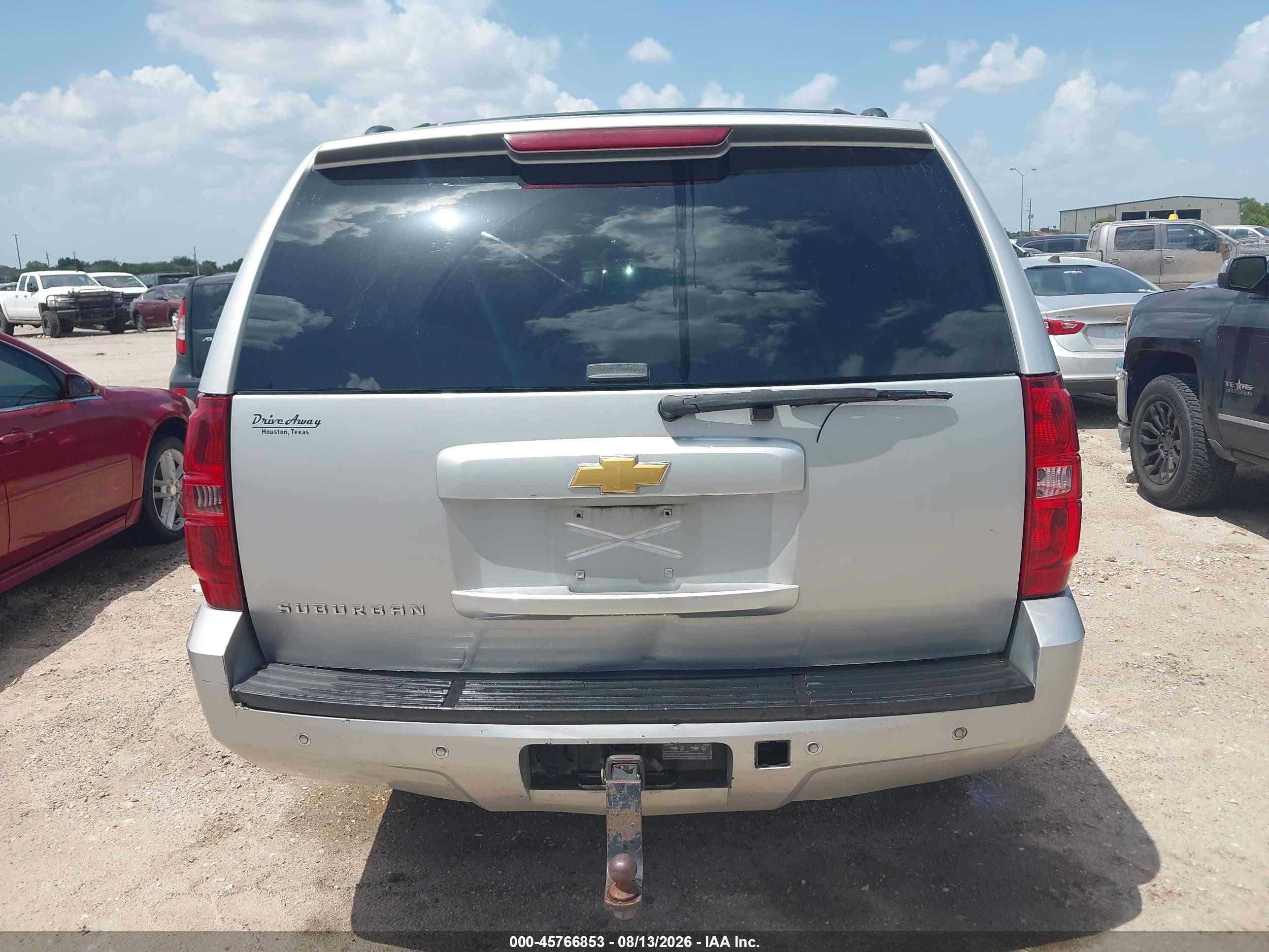 2013 Chevrolet Suburban 1500 Lt Silver vin: 1GNSCJE08DR268088