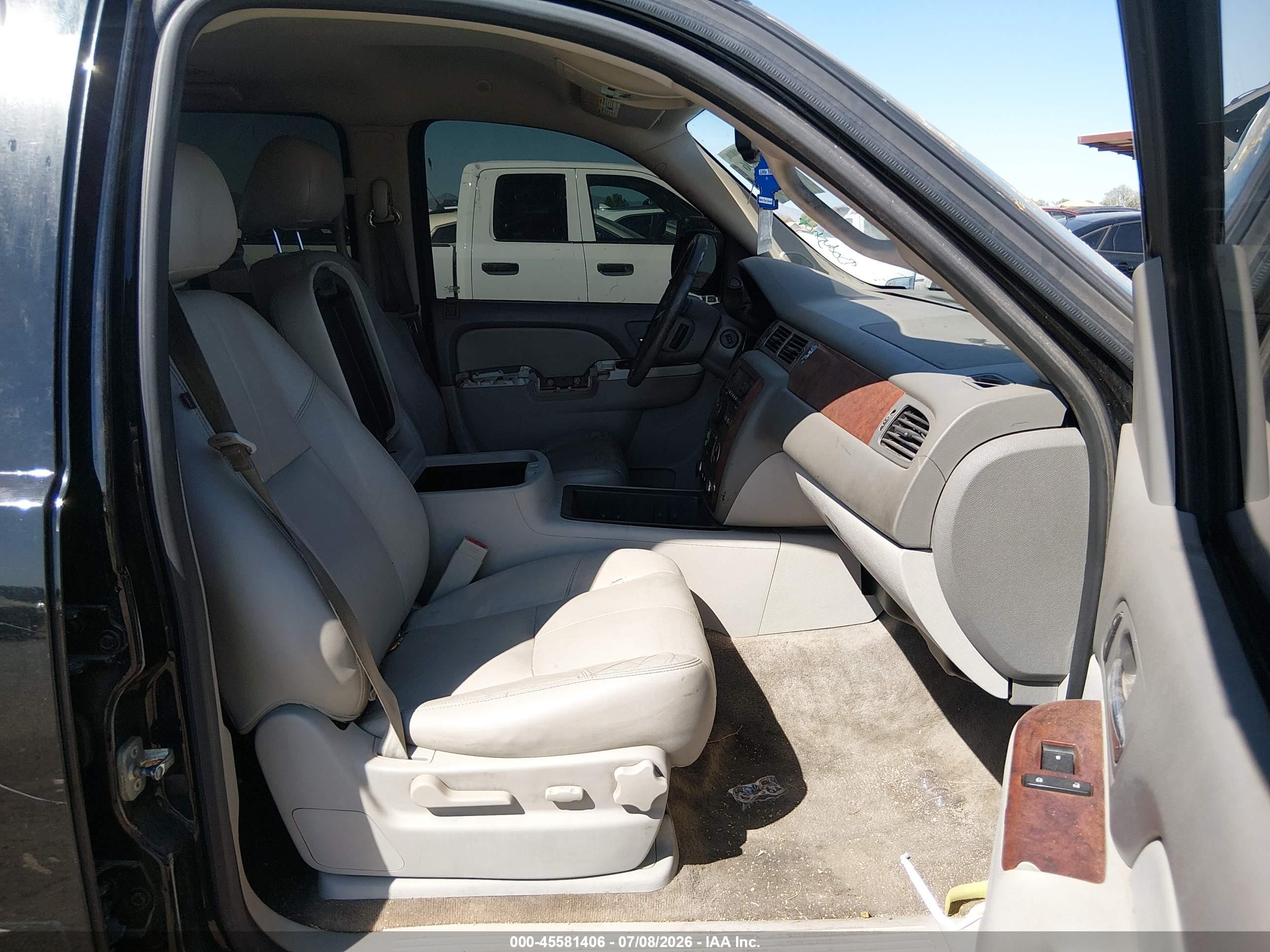 2014 Chevrolet Suburban Lt Черный vin: 1GNSCJE08ER108892