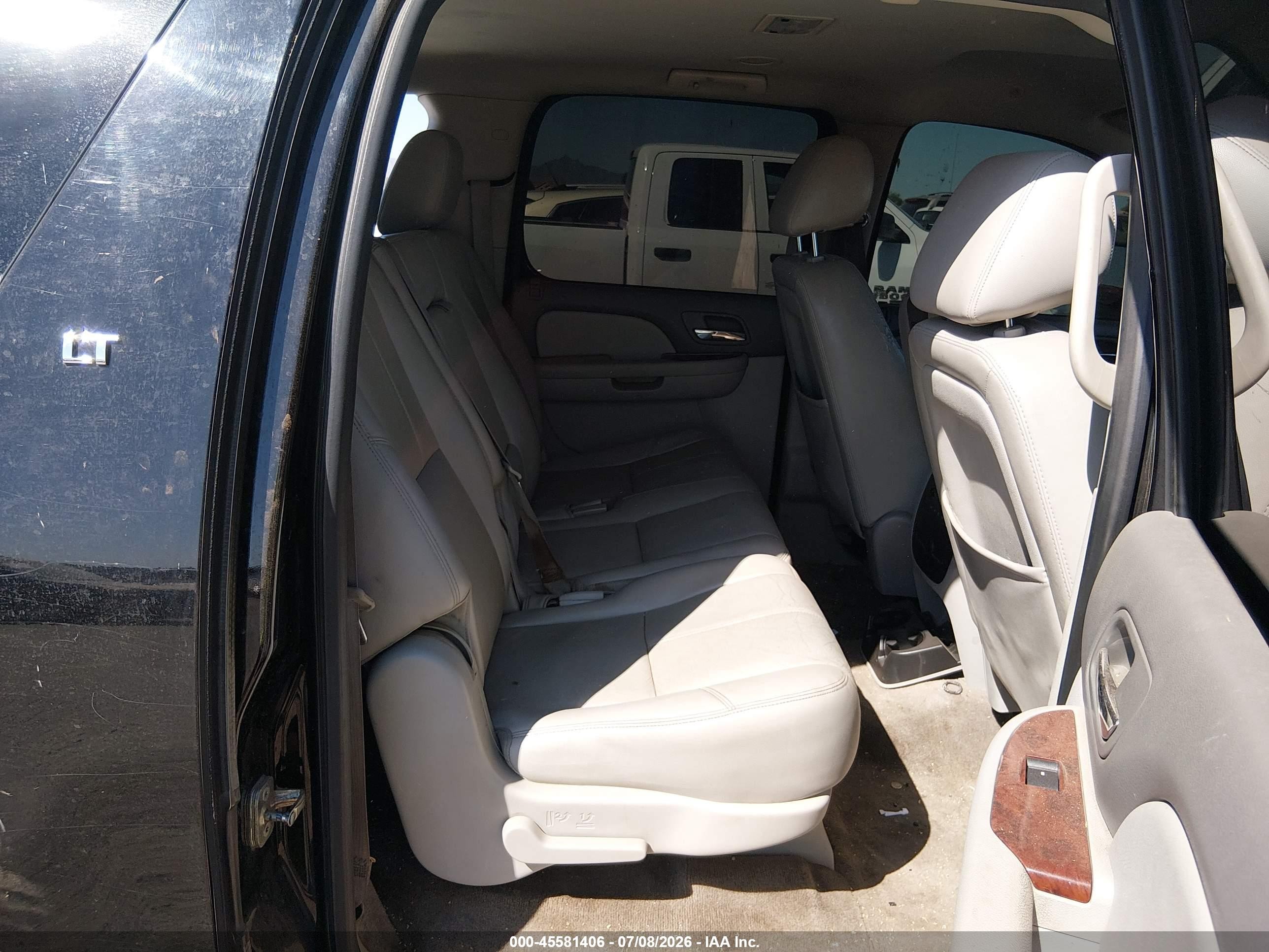 2014 Chevrolet Suburban Lt Черный vin: 1GNSCJE08ER108892