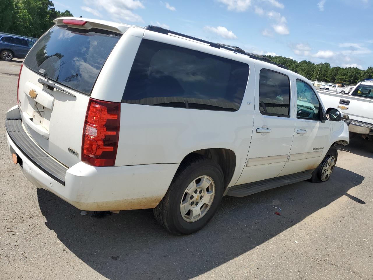 2012 Chevrolet Suburban C1500 Lt Белый vin: 1GNSCJE09CR103875