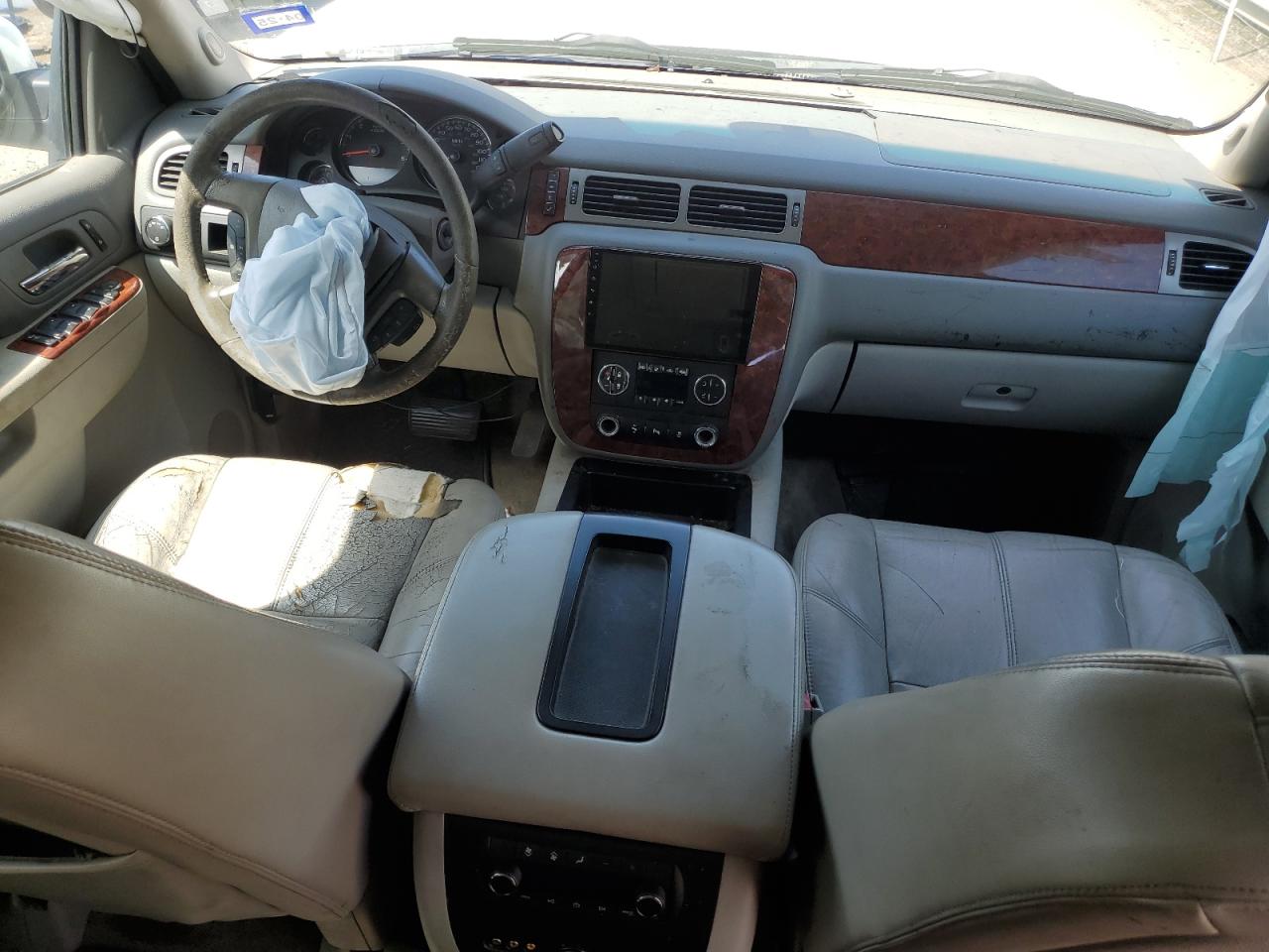 2012 Chevrolet Suburban C1500 Lt Белый vin: 1GNSCJE09CR103875