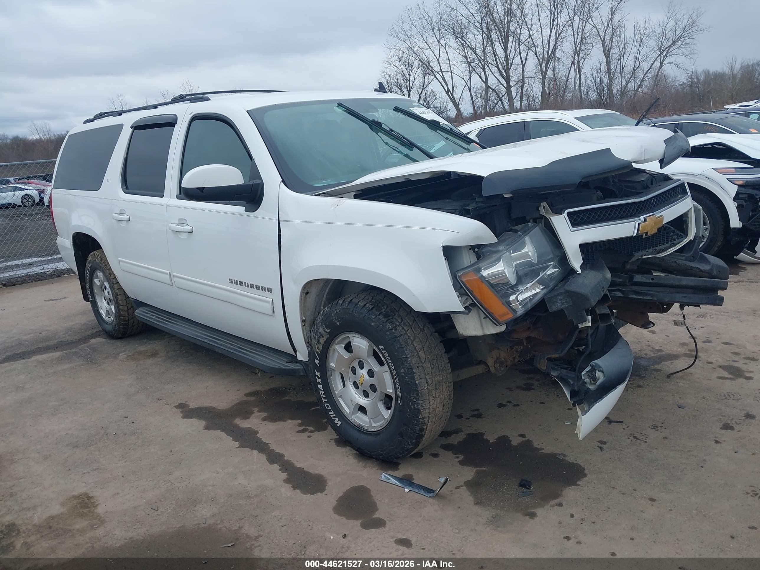 2013 Chevrolet Suburban 1500 Lt White vin: 1GNSCJE09DR195362
