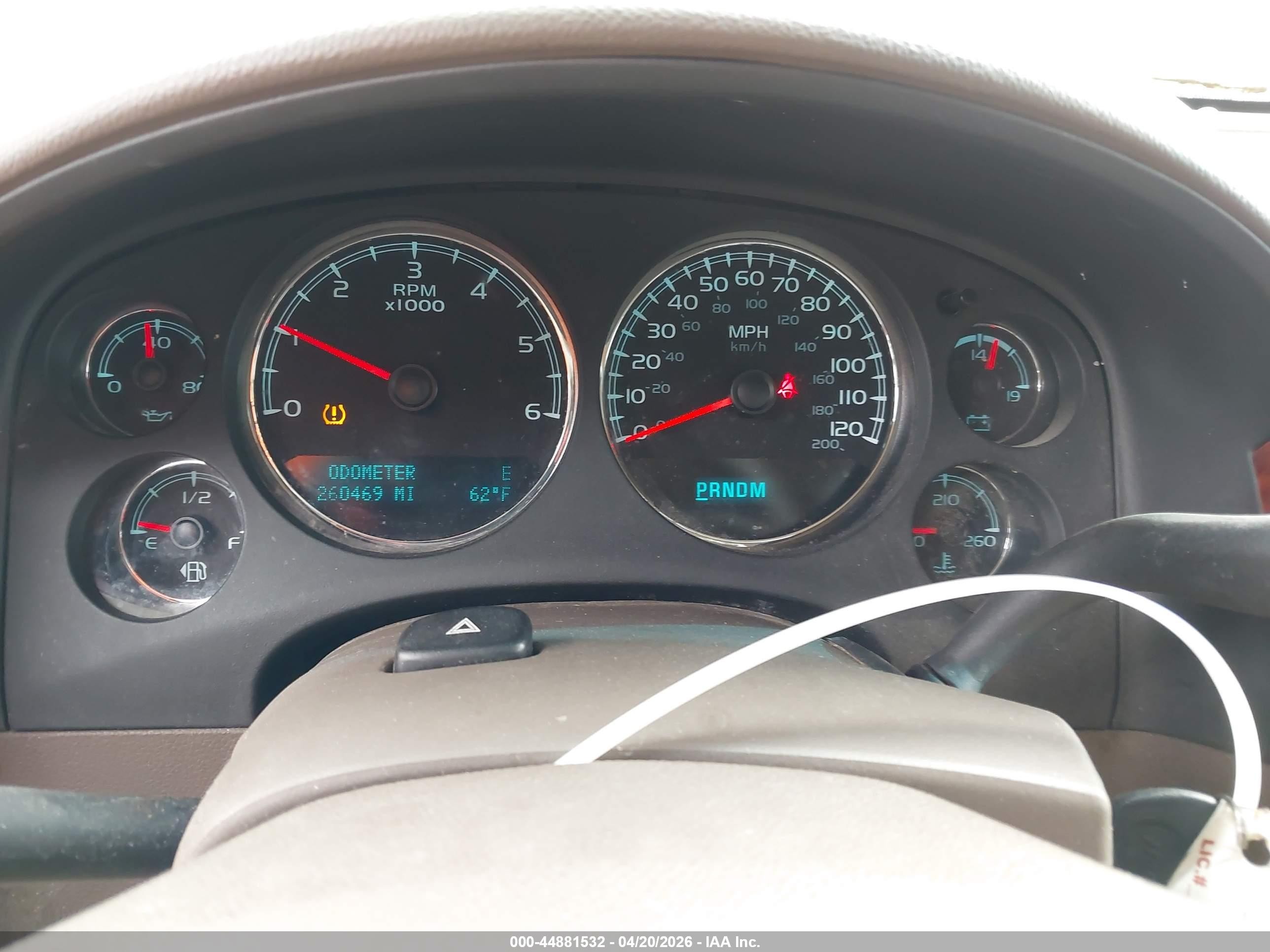2013 Chevrolet Suburban 1500 Lt White vin: 1GNSCJE09DR360195