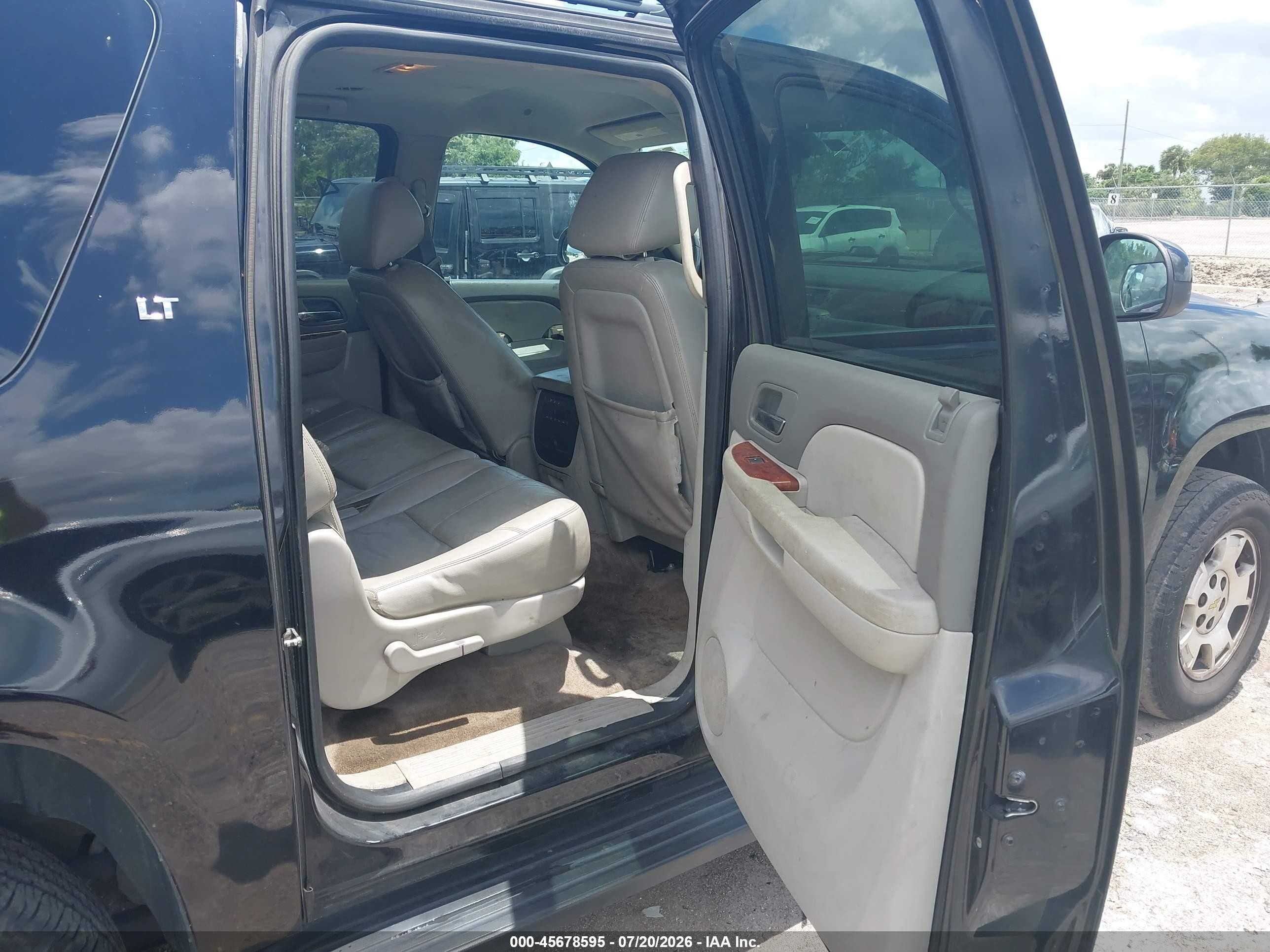 2014 Chevrolet Suburban Lt Black vin: 1GNSCJE09ER133669