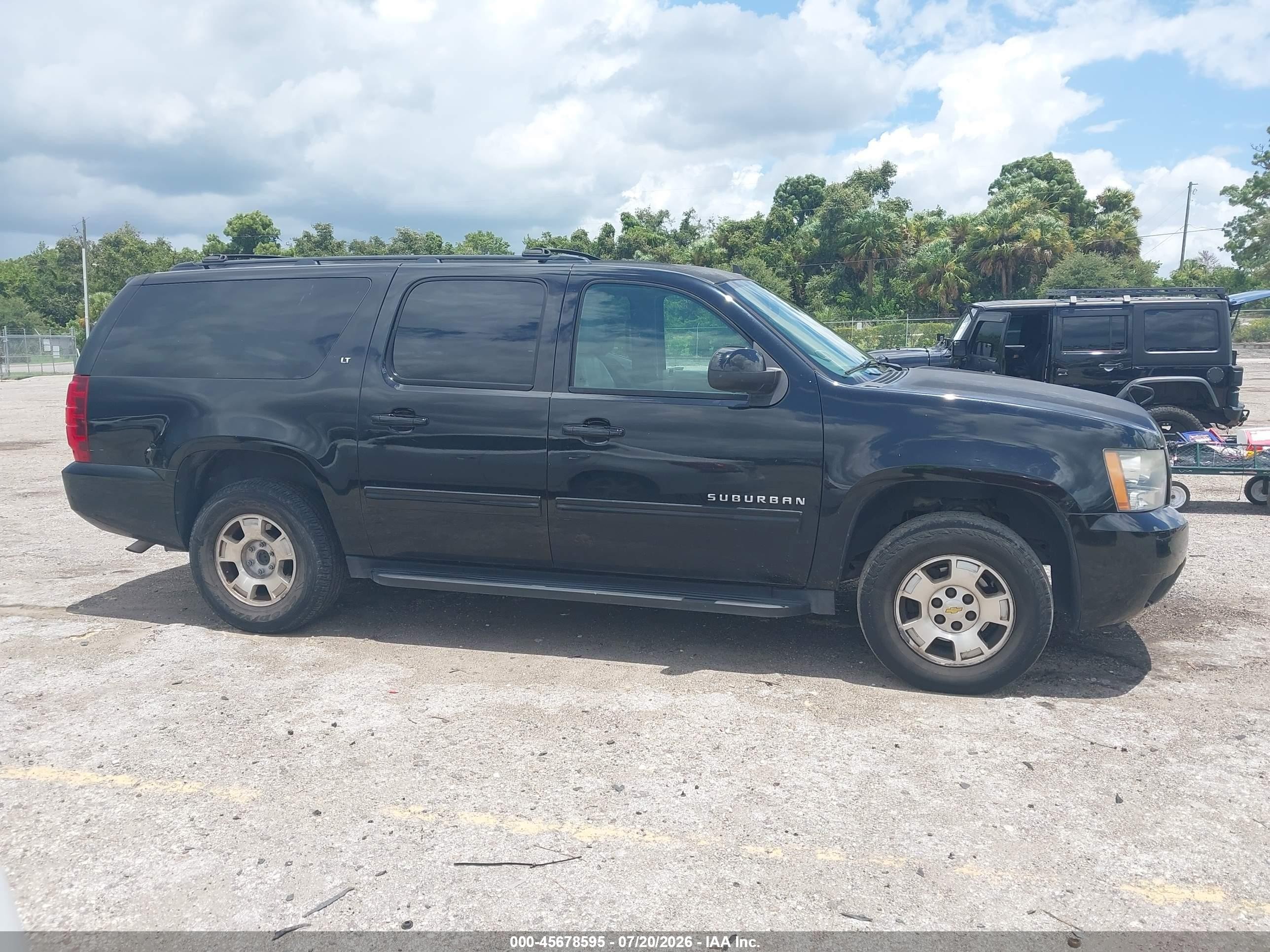 2014 Chevrolet Suburban Lt Black vin: 1GNSCJE09ER133669