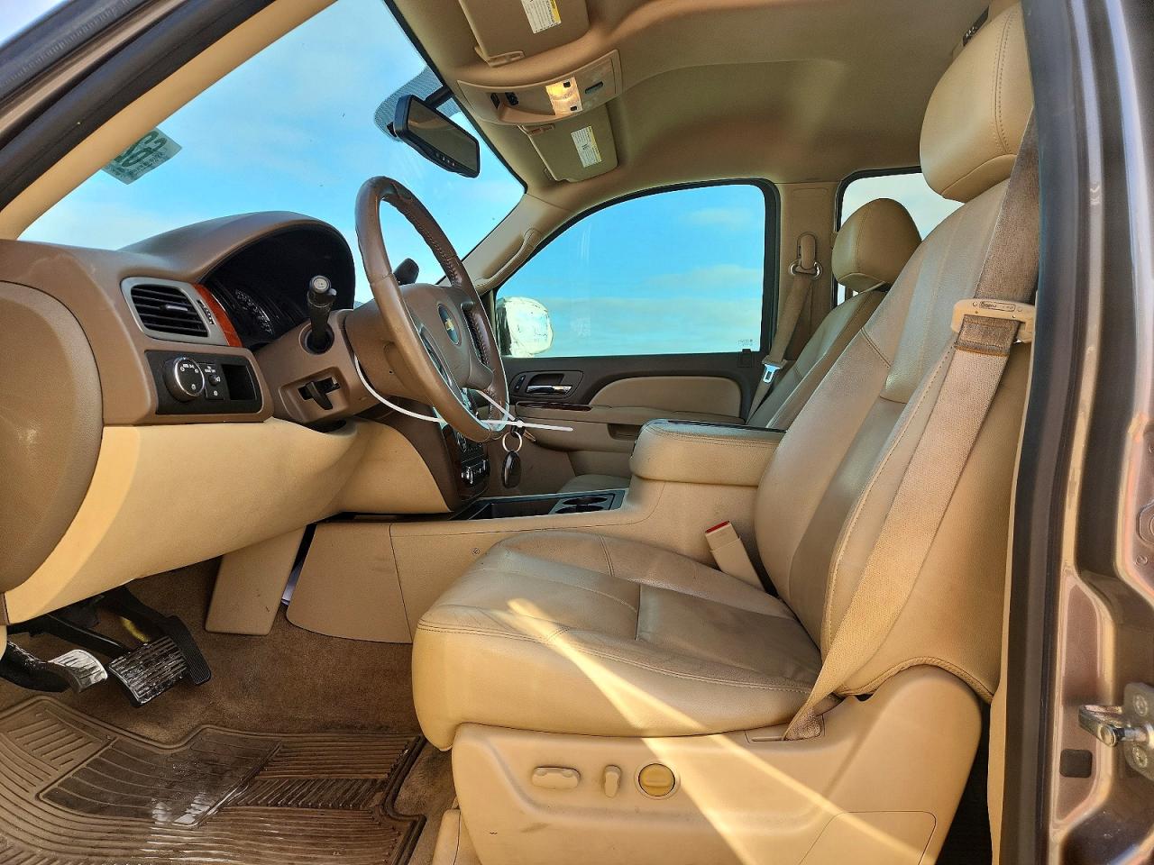 2014 Chevrolet Suburban C1500 Lt Серый vin: 1GNSCJE09ER174562