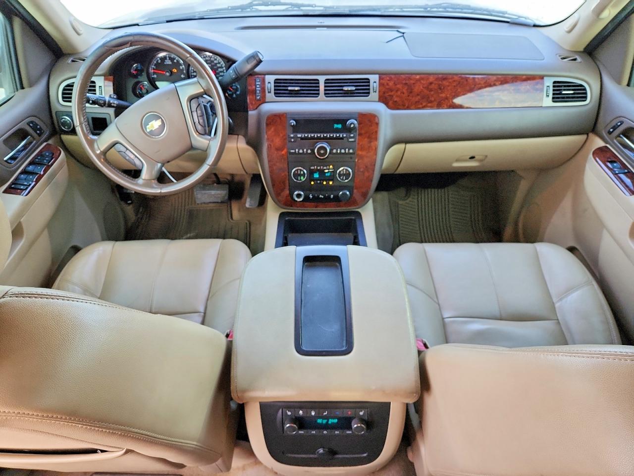 2014 Chevrolet Suburban C1500 Lt Серый vin: 1GNSCJE09ER174562