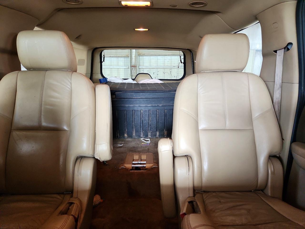 2011 Chevrolet Suburban C1500 Lt White vin: 1GNSCJE0XBR237874