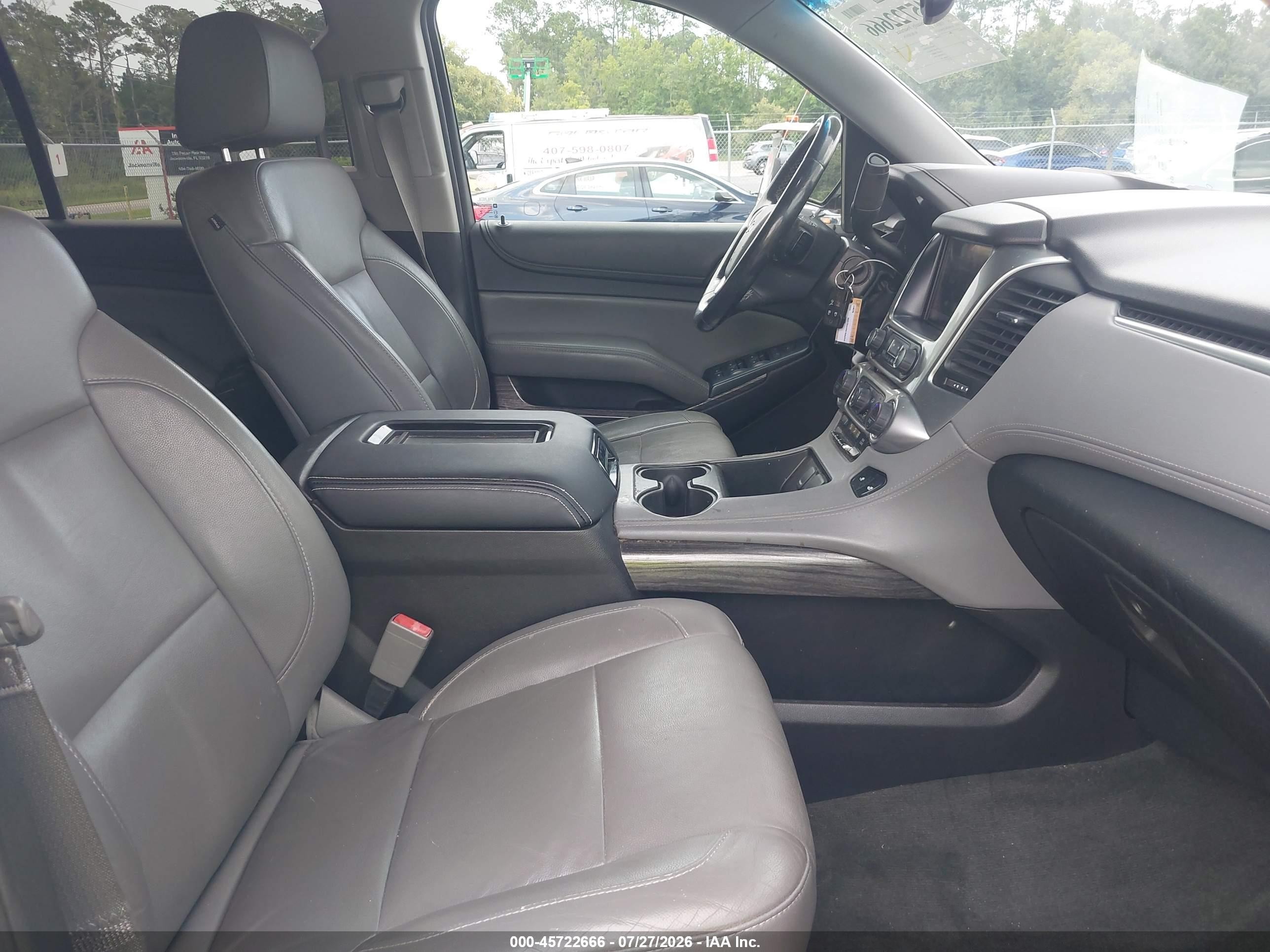 2015 Chevrolet Suburban Lt White vin: 1GNSCJKC0FR264392