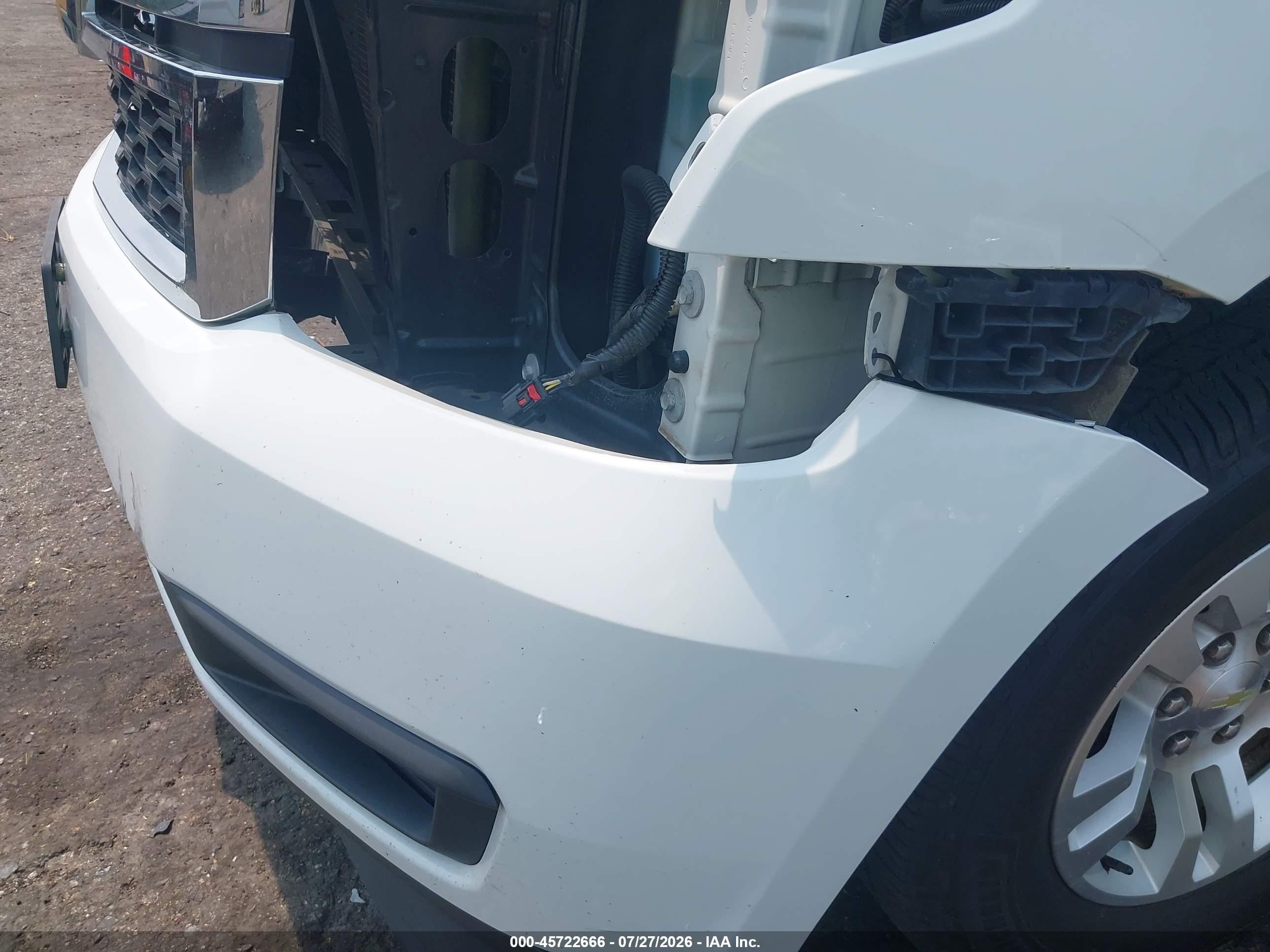 2015 Chevrolet Suburban Lt White vin: 1GNSCJKC0FR264392