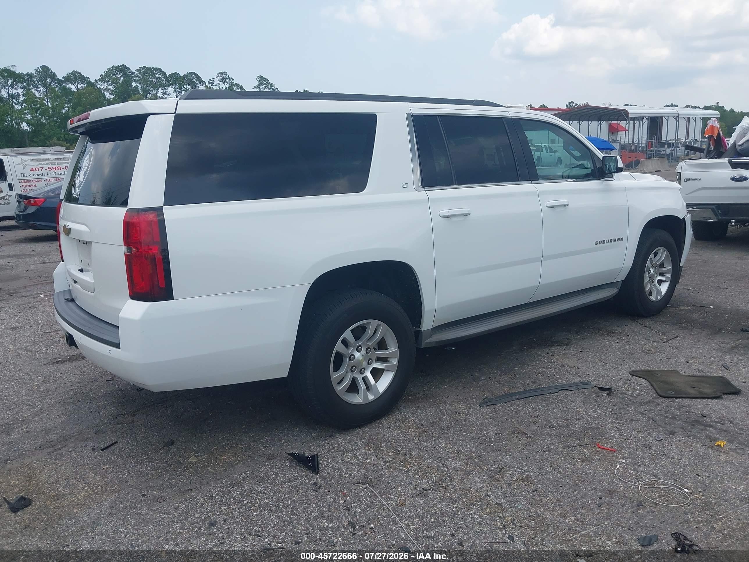 2015 Chevrolet Suburban Lt White vin: 1GNSCJKC0FR264392