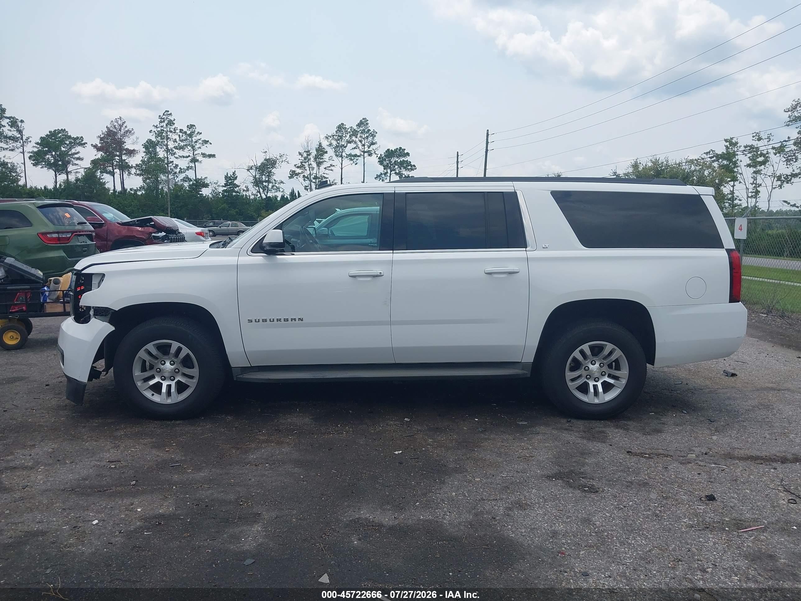 2015 Chevrolet Suburban Lt White vin: 1GNSCJKC0FR264392