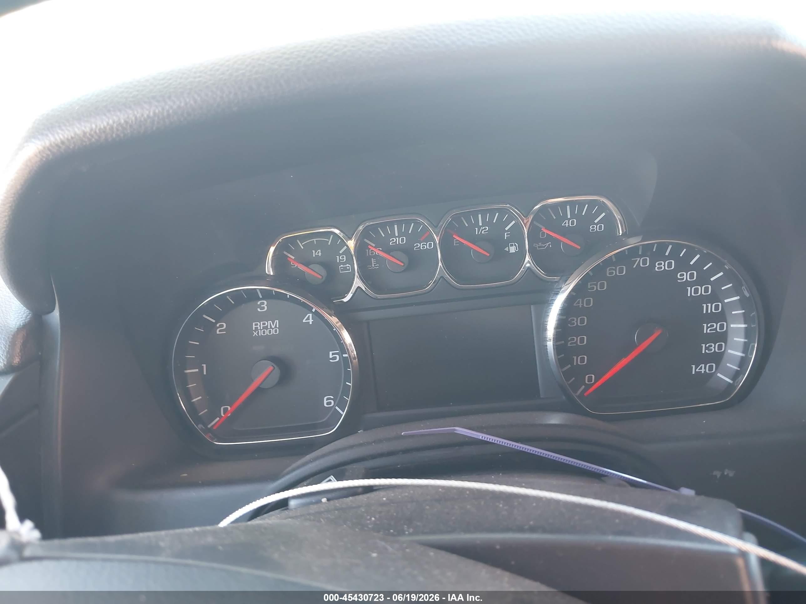 2015 Chevrolet Suburban Lt Серебряный vin: 1GNSCJKC0FR306642