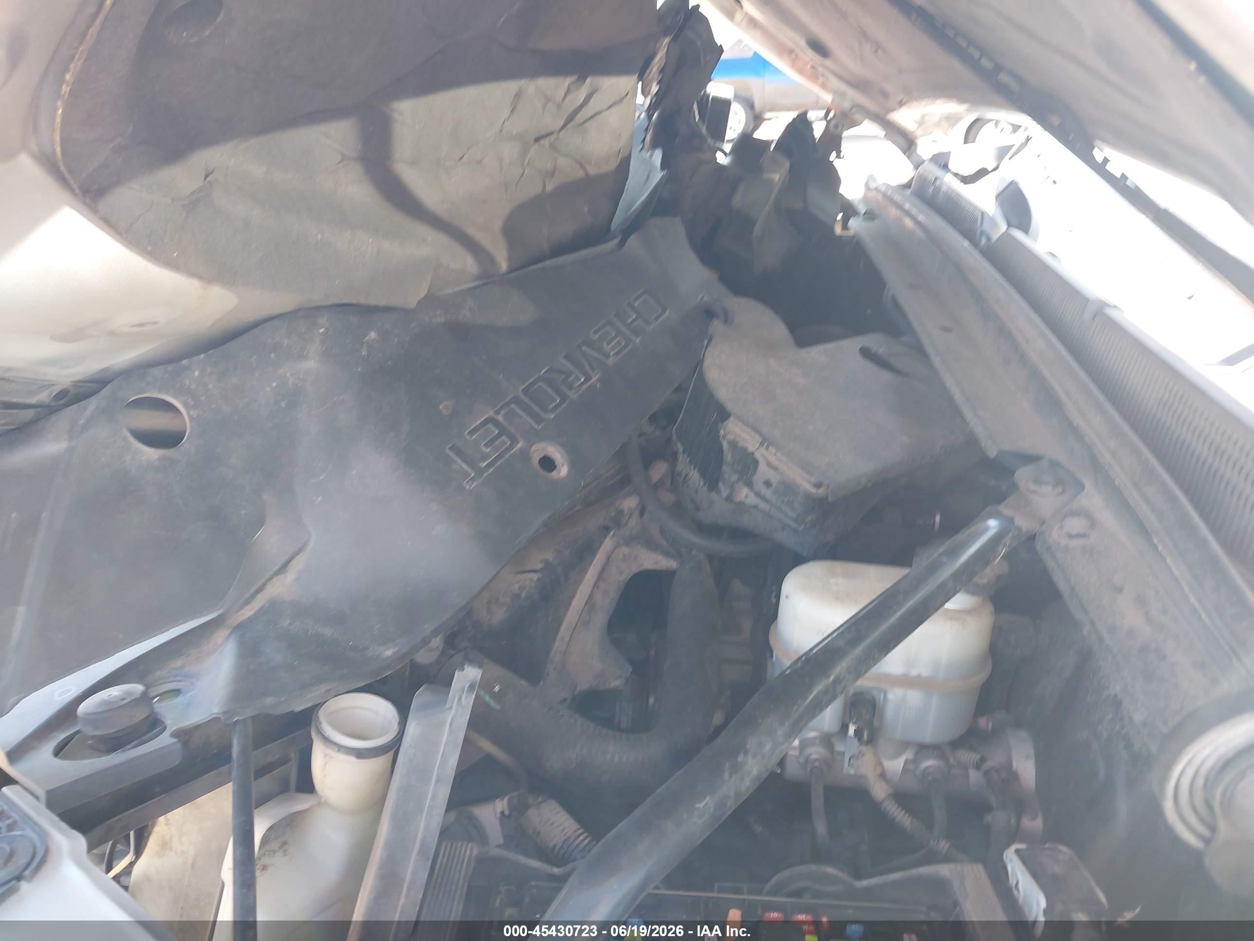 2015 Chevrolet Suburban Lt Серебряный vin: 1GNSCJKC0FR306642
