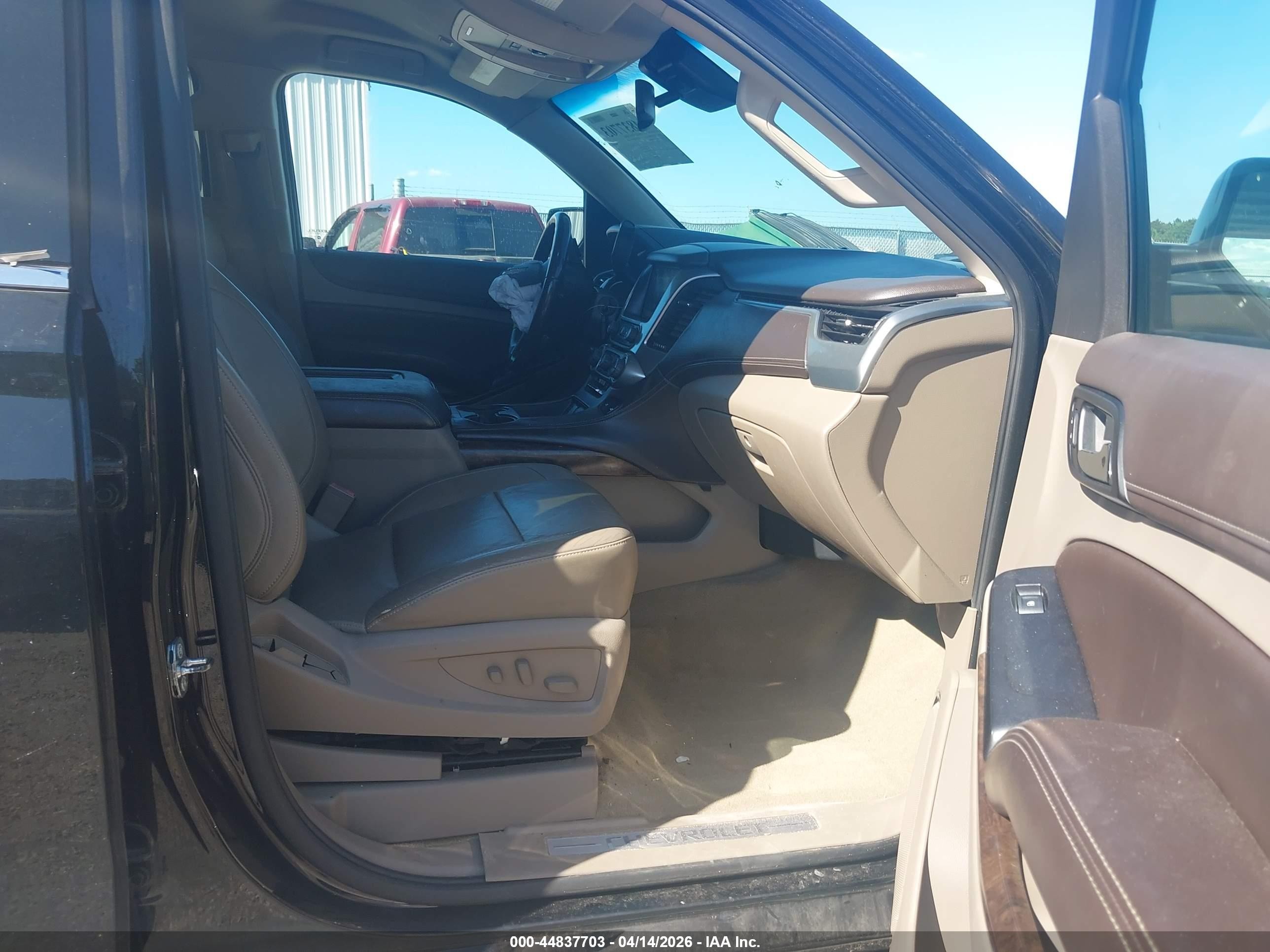 2015 Chevrolet Suburban 1500 Lt Black vin: 1GNSCJKC0FR556866