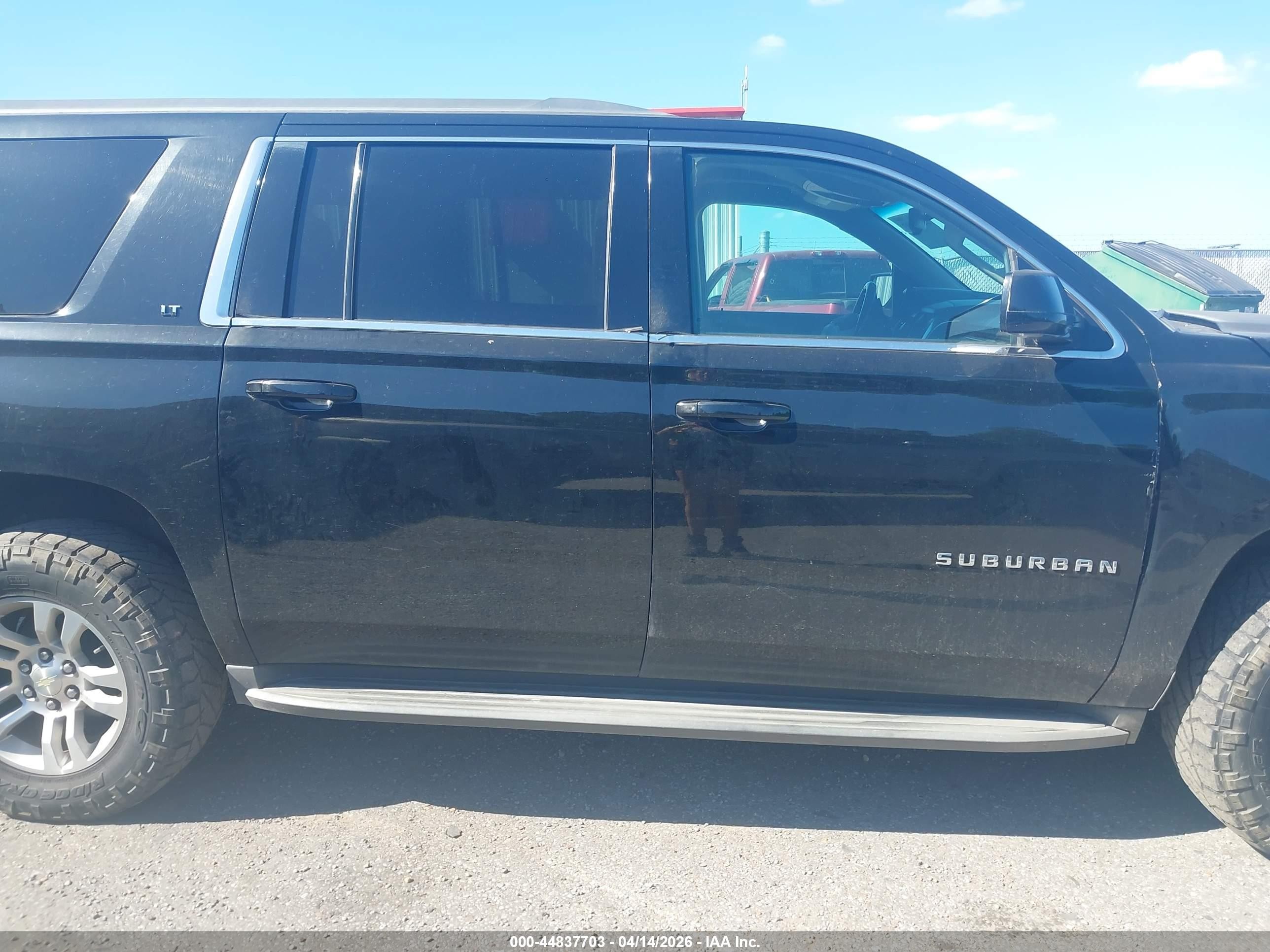 2015 Chevrolet Suburban 1500 Lt Black vin: 1GNSCJKC0FR556866
