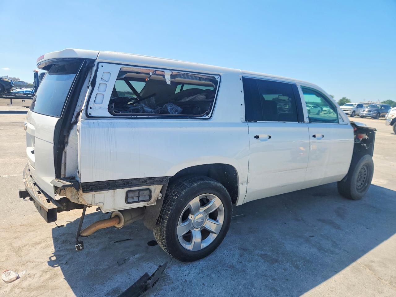 2016 Chevrolet Suburban C1500 Ltz White vin: 1GNSCJKC0GR169672