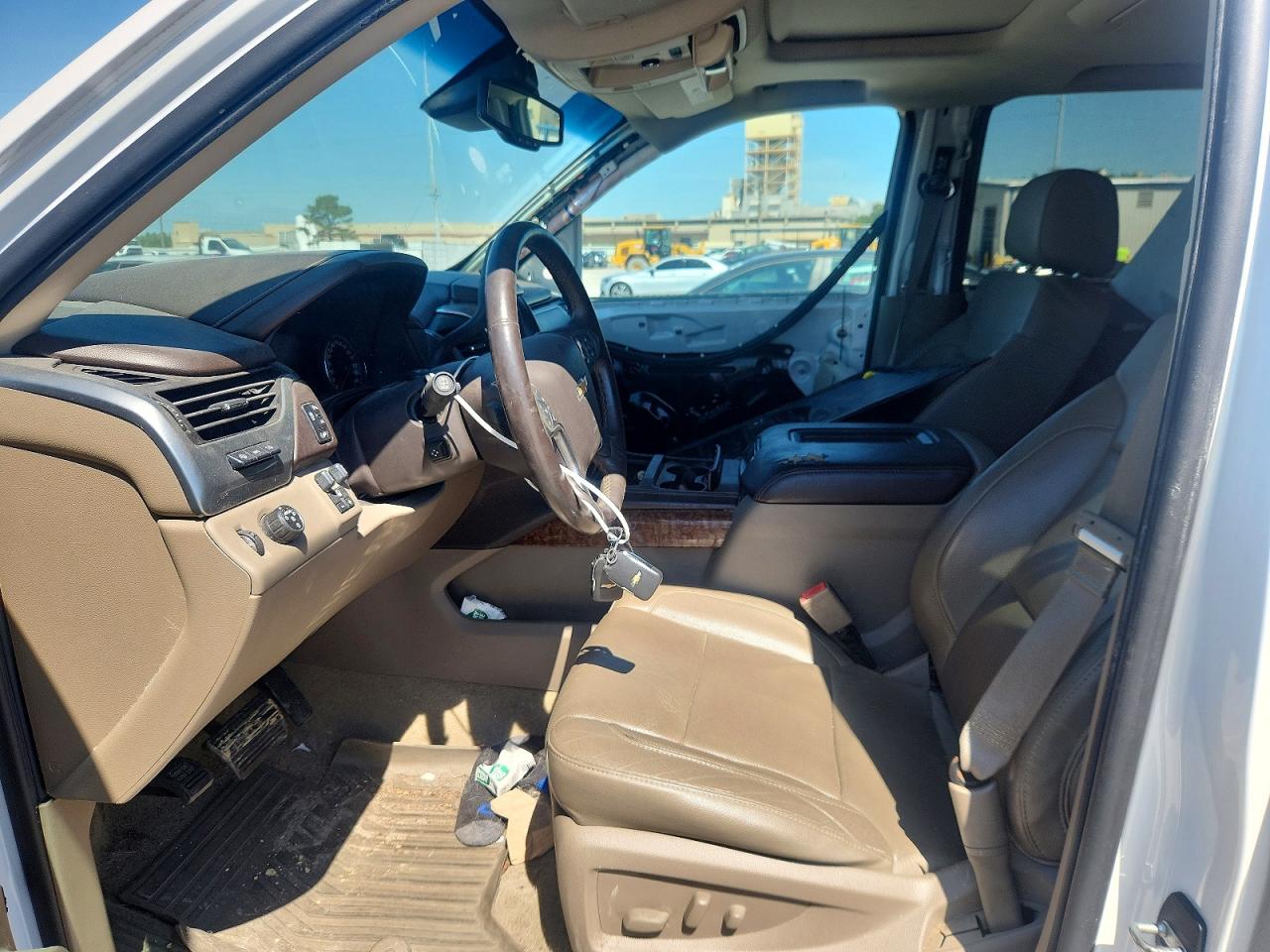 2016 Chevrolet Suburban C1500 Ltz White vin: 1GNSCJKC0GR169672