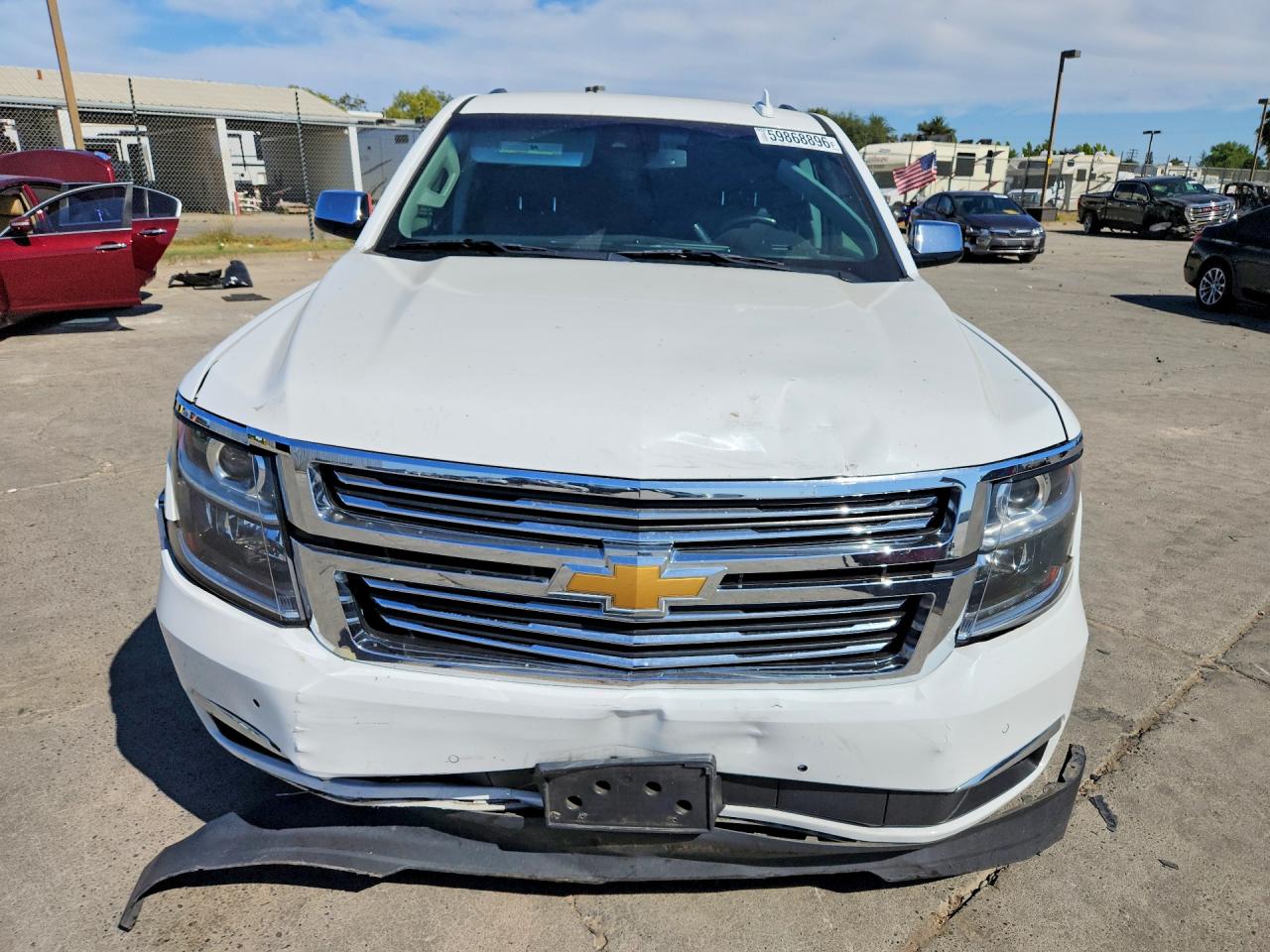 2018 Chevrolet Suburban C1500 Premier White vin: 1GNSCJKC0JR103453