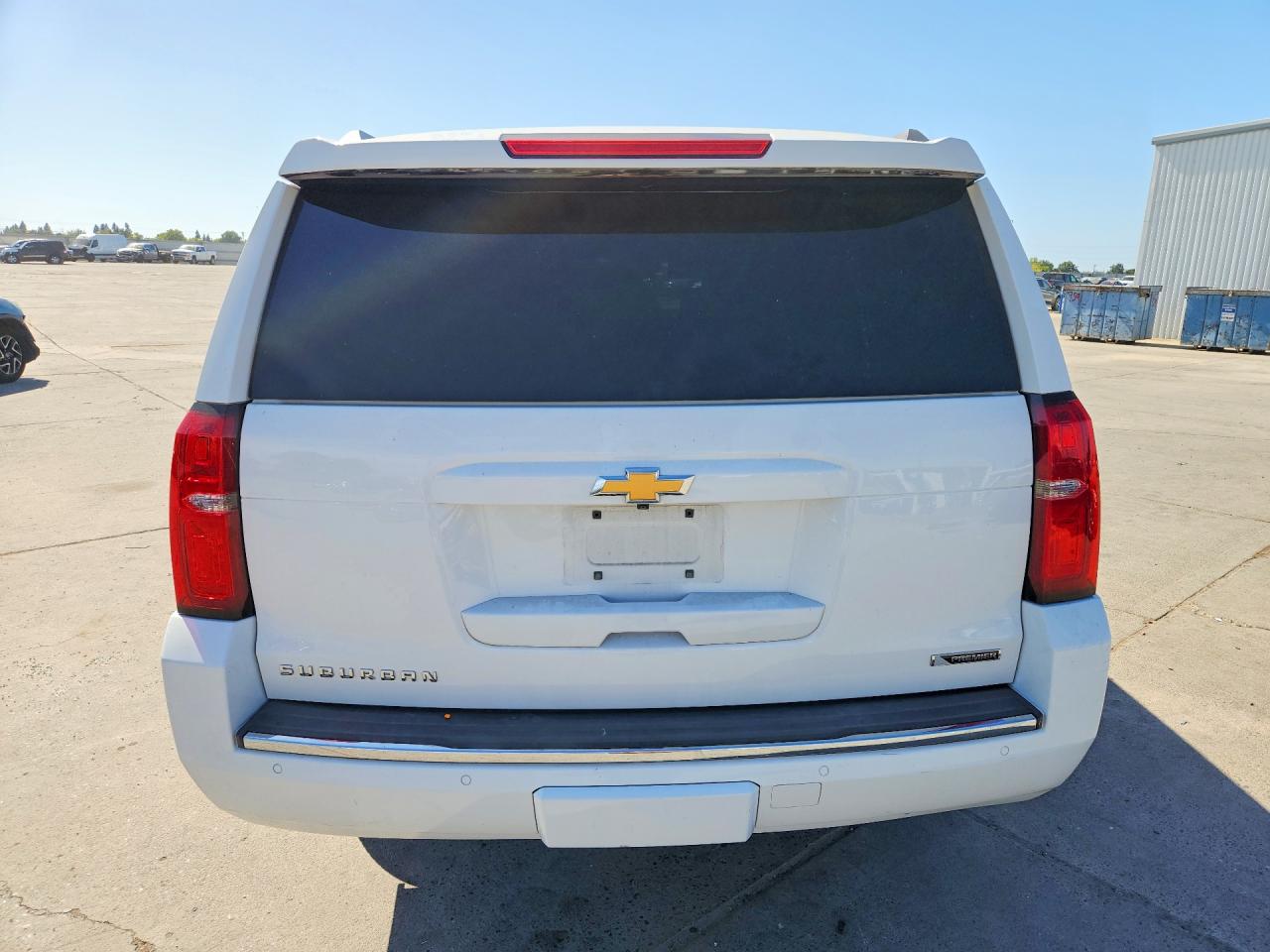 2018 Chevrolet Suburban C1500 Premier White vin: 1GNSCJKC0JR103453