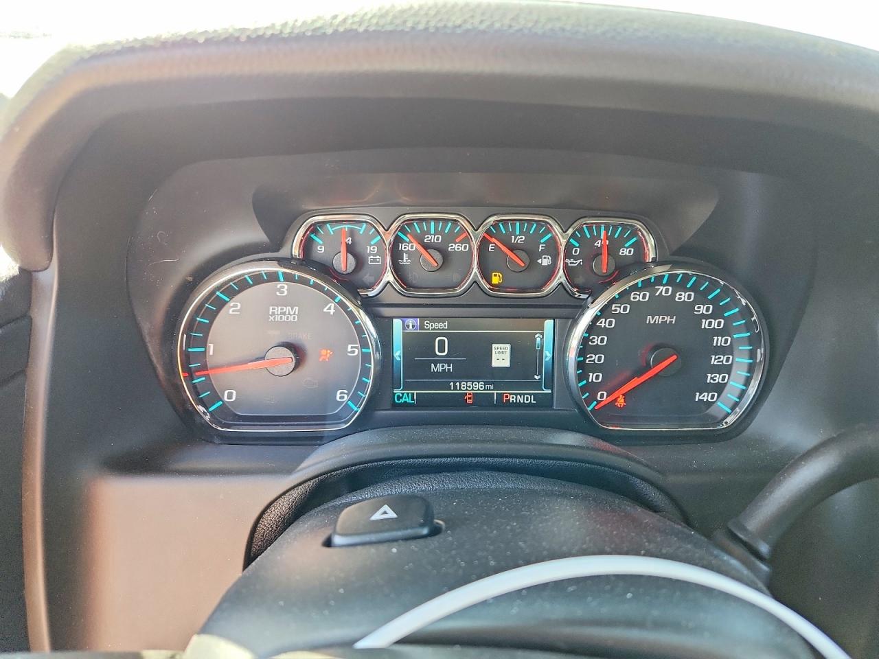 2018 Chevrolet Suburban C1500 Premier White vin: 1GNSCJKC0JR103453
