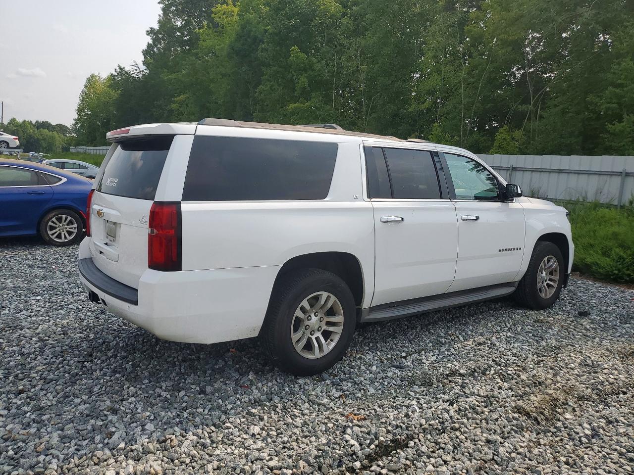 2015 Chevrolet Suburban C1500 Lt White vin: 1GNSCJKC1FR270640