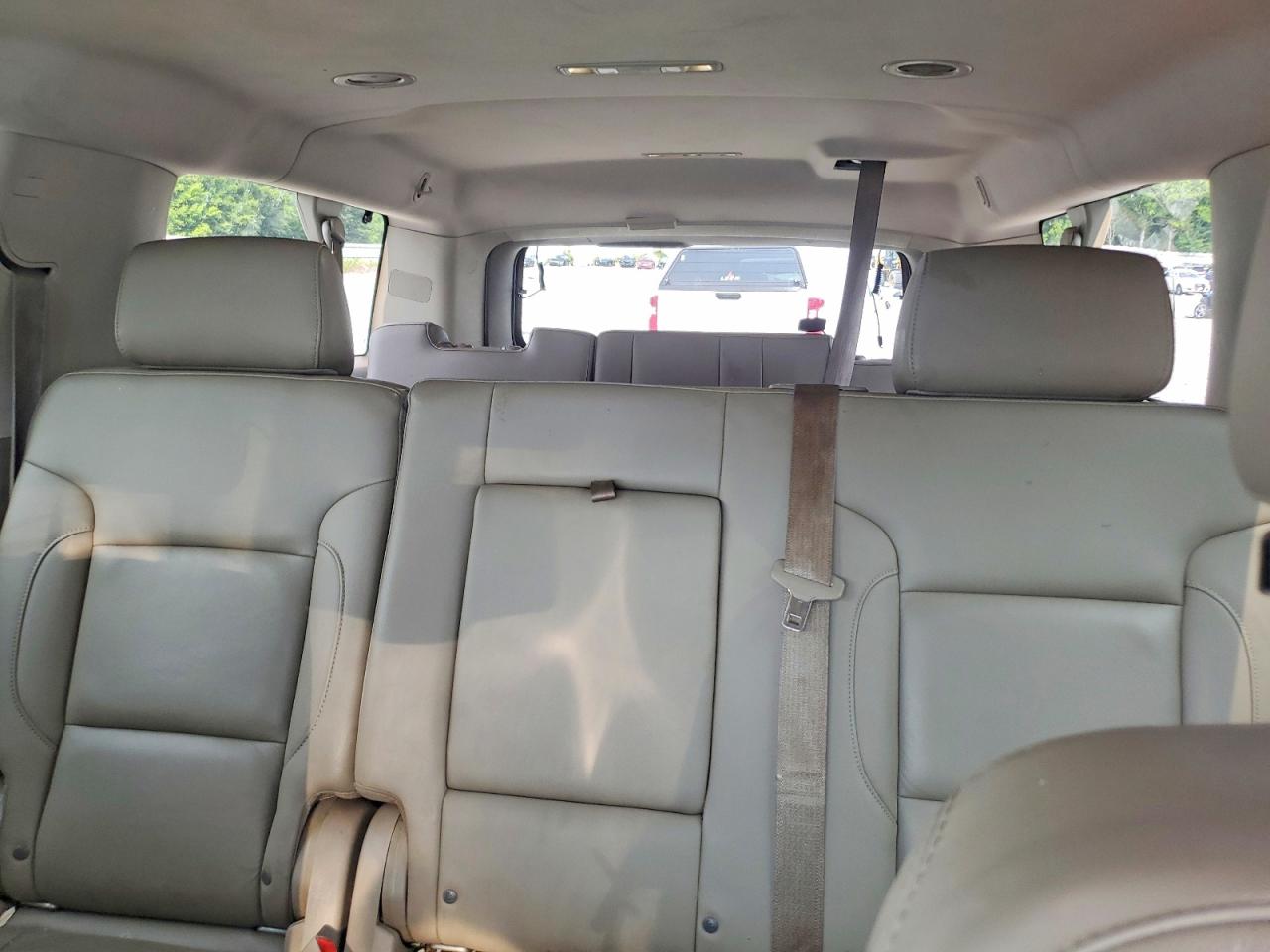 2015 Chevrolet Suburban C1500 Lt White vin: 1GNSCJKC1FR270640