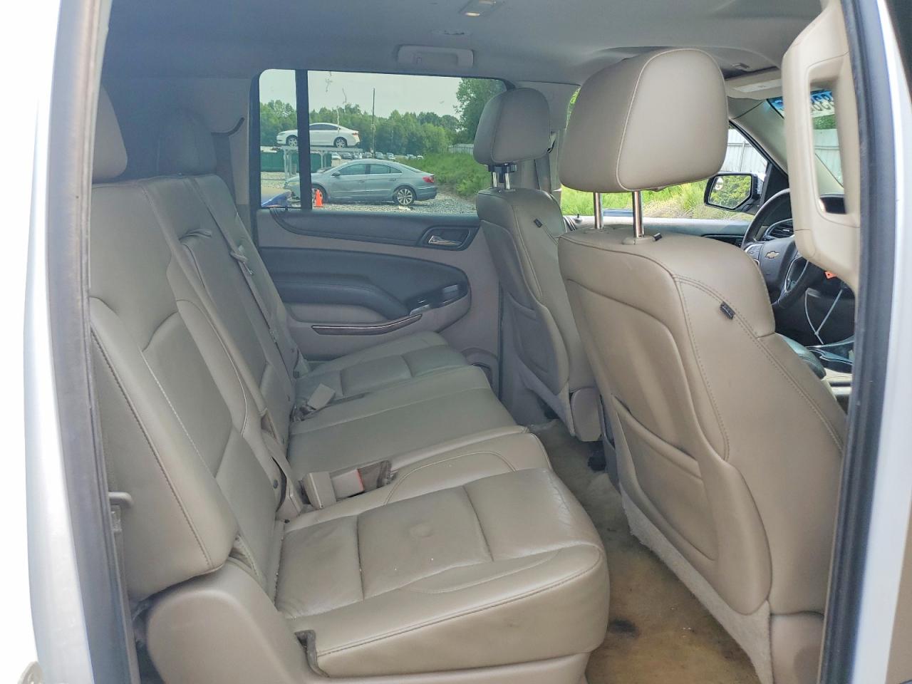 2015 Chevrolet Suburban C1500 Lt White vin: 1GNSCJKC1FR270640